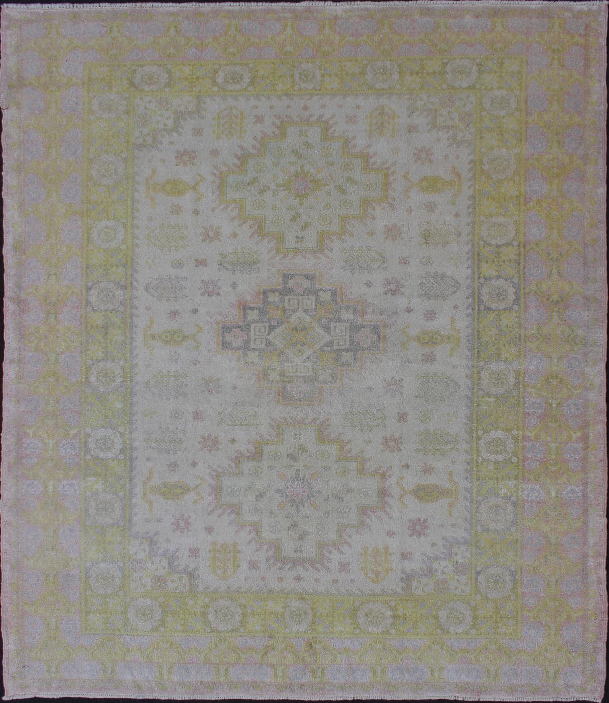 Elegant and subdued floral medallion design vintage rug from Spain in Muted Tones, rug 13 - 0606, country of origin / type: Spain / Spanish, circa 1950 This magnificent vintage Spanish carpet features a design of elegant beauty. The subdued patter... - Keivan Woven Arts13 - 0606 - 4302Rug