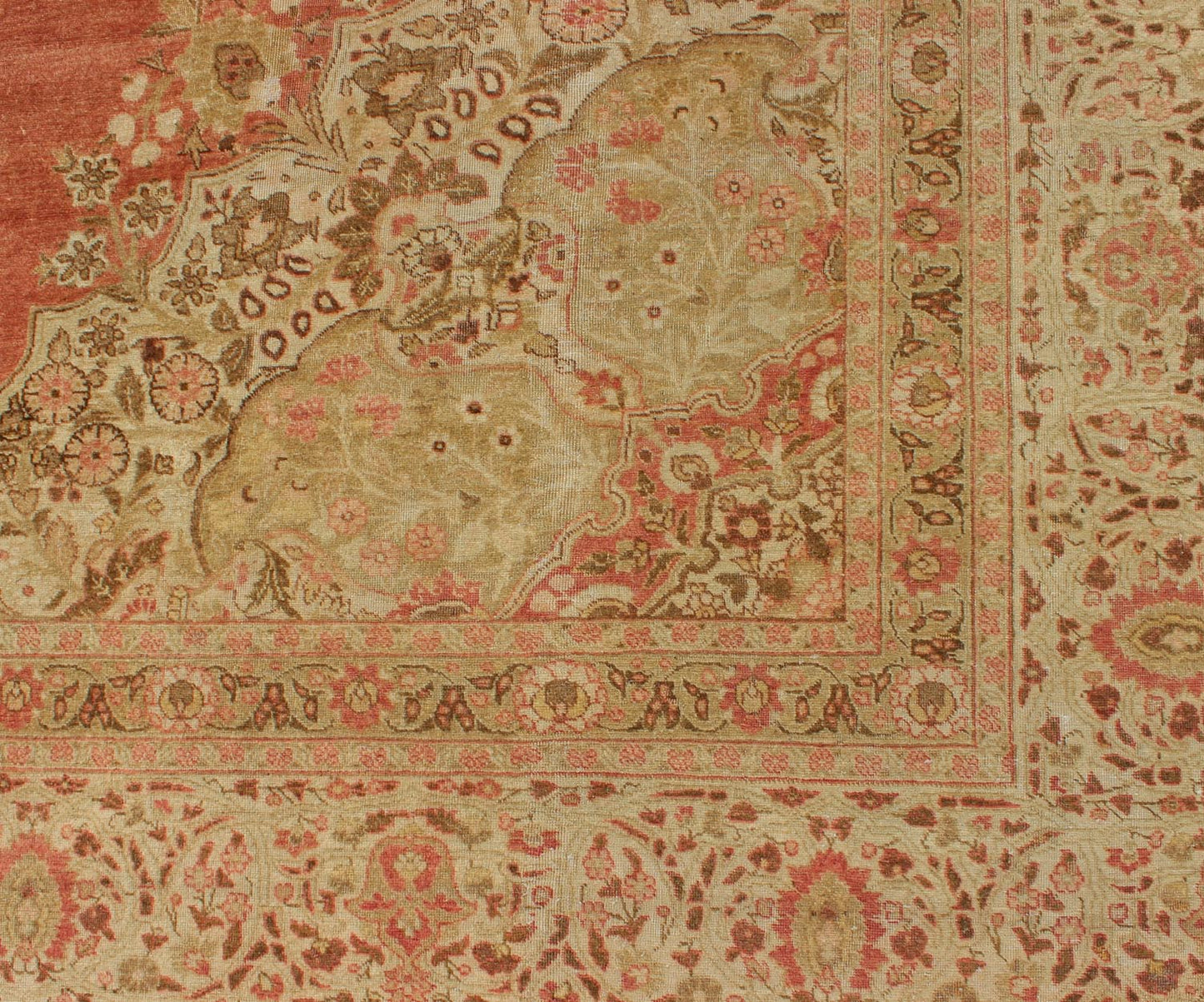 Large antique Turkish Sivas rug with Medallion design in pink red, salmon, light yellow green, and light brown highlights. Keivan Woven Arts / rug 16 - 0903, country of origin / type: Turkey / Sivas, circa Early - 20th century. Measures: 12'8 x 17'6. ... - Keivan Woven Arts16 - 0903 - 7699Rug