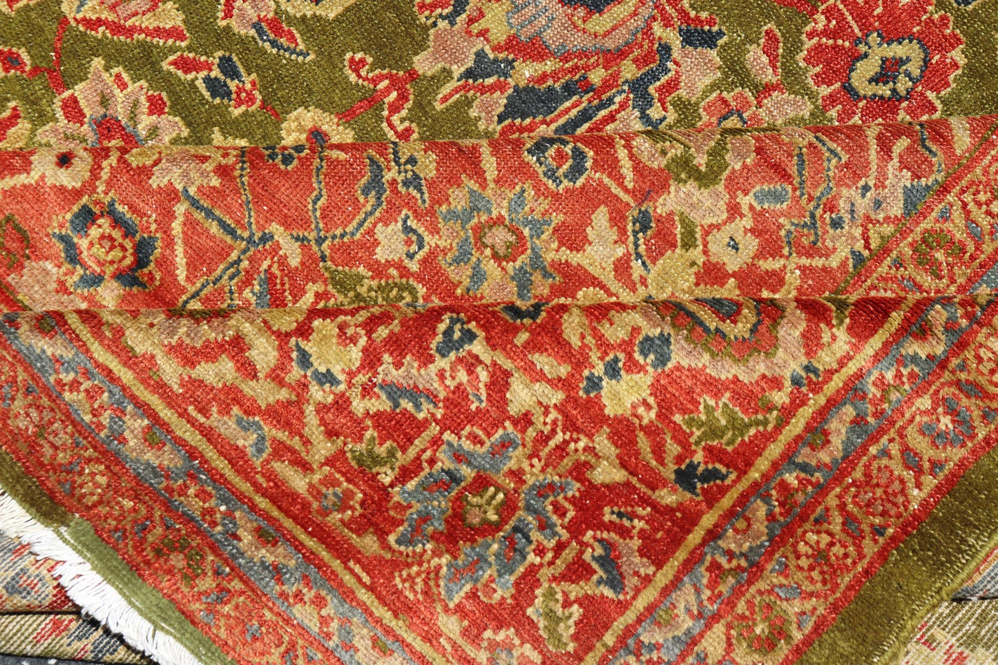 Antique Persian Ziegler Sultanabad Rug with Floral Medallion in Green and Red, rug 17 - 0705, country of origin / type: Iran / Sultanabad, circa 1900 This amazingly delightful antique Sultanabad Ziegler rug (circa 1900) from early 20th Century Per... - Keivan Woven Arts17 - 0705 - 8621Rug