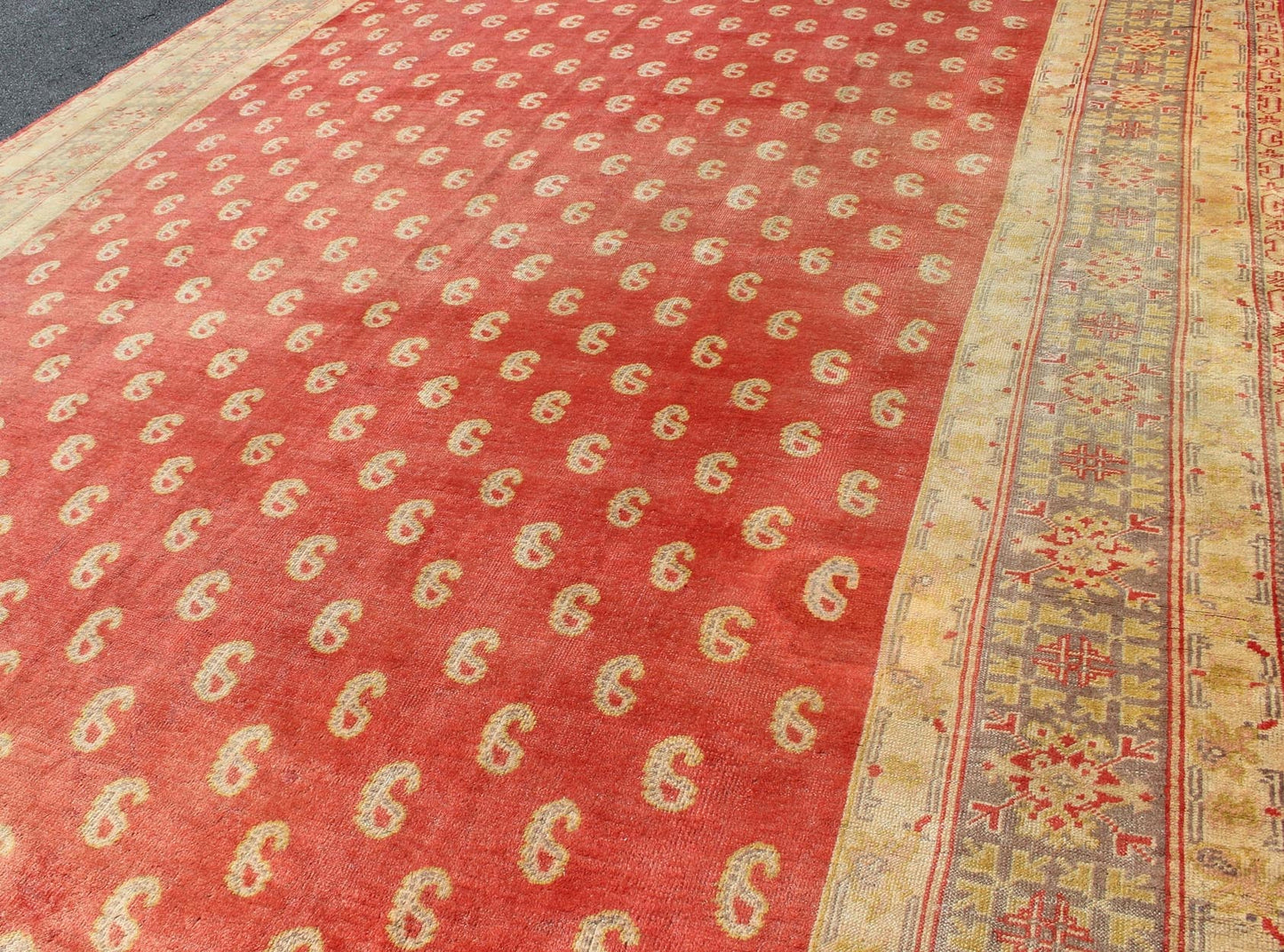 Antique Turkish Oushak Rug with All - Over Design with Red, Light Green and Gold. Antique Turkish Oushak rug with all - over design with red, light green and gold. Turkish Oushak antique carpet in red. Keivan Woven Arts / rug 17 - 0801, country of or... - Keivan Woven Arts17 - 0801 - 8851Rug