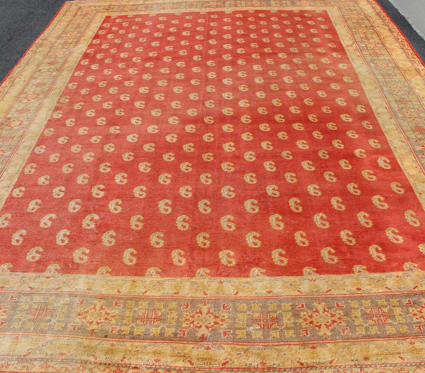 Antique Turkish Oushak Rug with All - Over Design with Red, Light Green and Gold. Antique Turkish Oushak rug with all - over design with red, light green and gold. Turkish Oushak antique carpet in red. Keivan Woven Arts / rug 17 - 0801, country of or... - Keivan Woven Arts17 - 0801 - 8851Rug