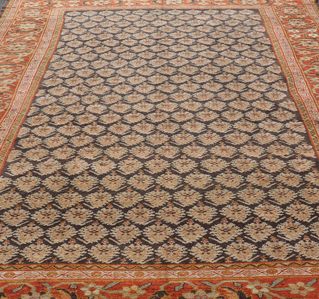 Red and blue Persian Sultanabad Mahal Antique rug with small - scale all - over Design. Keivan Woven Arts / rug 19 - 0501, country of origin / type: Iran / Sultanabad Mahal, circa 1920 Measures: 10'3 x 15'2 - Keivan Woven Arts19 - 0501 - 15477 - G - 2708Rug