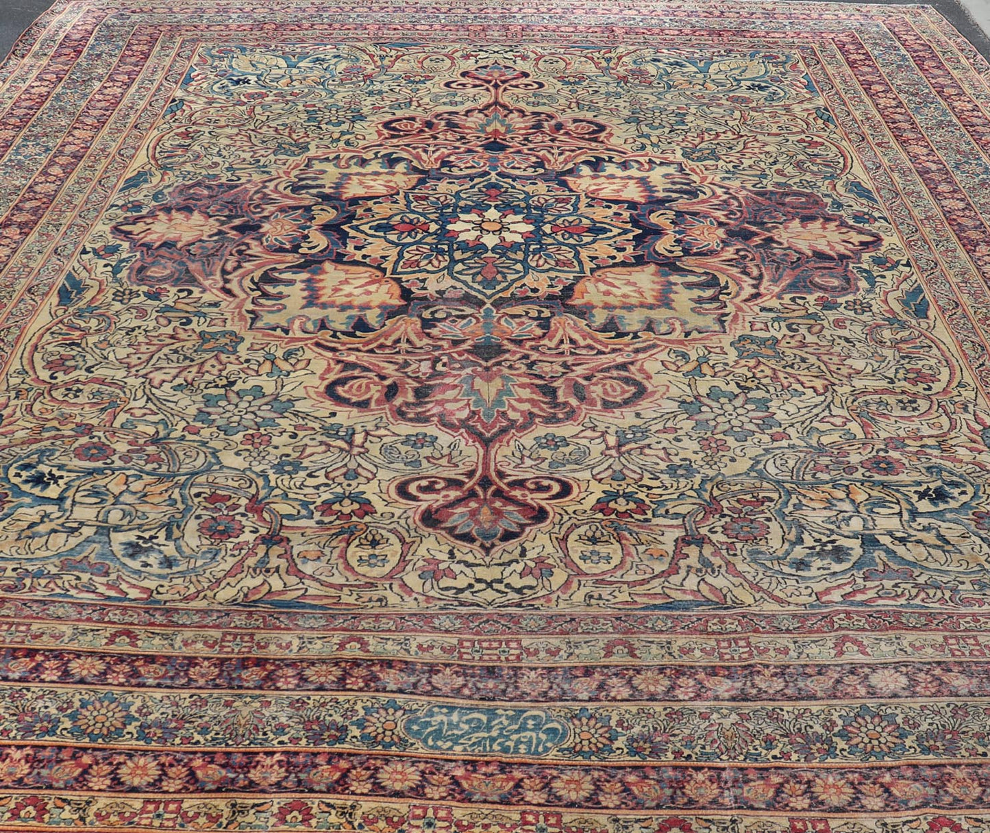 Lavar Kerman Antique rug from Persia with vibrant jewel tones and Floral Medallion Design, rug 19 - 0502, country of origin / type: Iran / Kerman, circa 1900 This antique Persian Lavar Kerman rug, circa 1900 from the early 20th century, features a... - Keivan Woven Arts19 - 0502 - 2736Rug