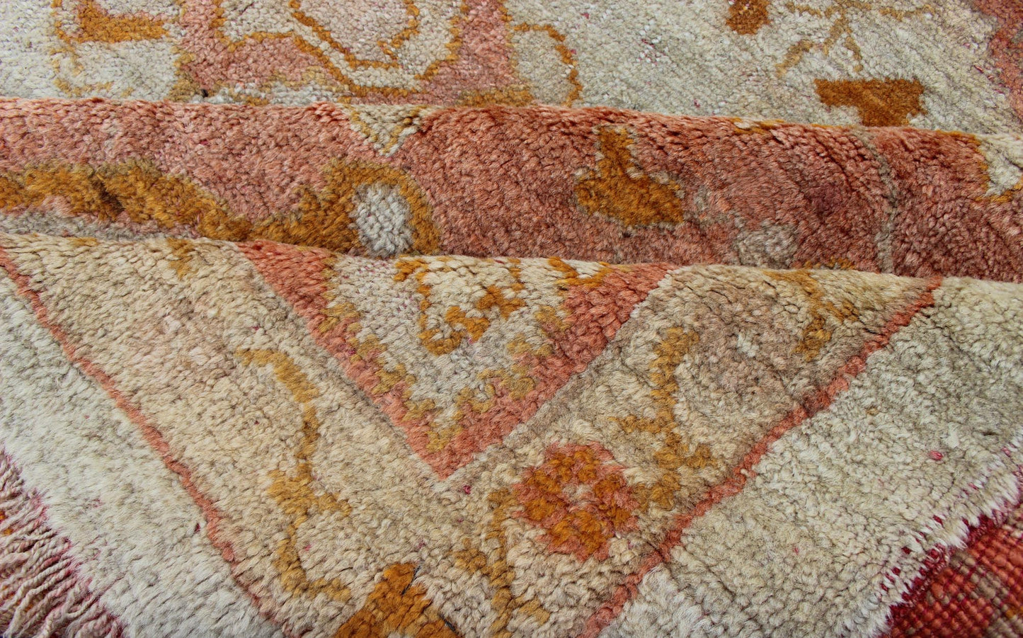 Antique Turkish Oushak Rug with All - Over Design in Ivory and Coral - Salmon. All - over flower design Oushak rug from Turkey. Keivan Woven Arts / rug 19 - 0505, country of origin / type: Turkey / Oushak, circa 1900. Antique oushak, Large antique oush... - Keivan Woven Arts19 - 0505 - 11323Rug