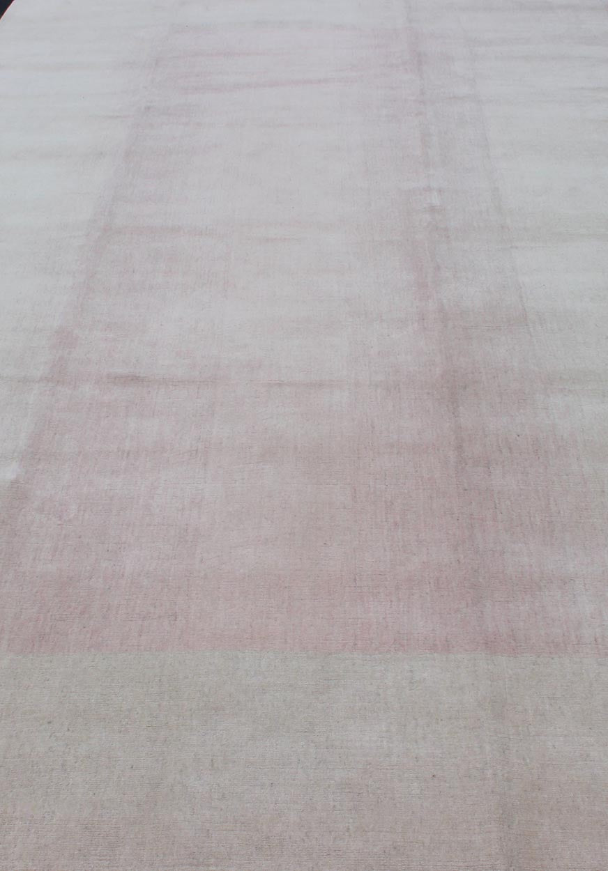 Nepalese Modern Rug in Pink and White Blended Tibetan Modern Rug, rug 19 - 0830, country of origin / type: Nepal / Modern This rug from Nepal features a subtle blending of pink and white tones. Measures: 7'9 x 12'3 - Keivan Woven Arts19 - 0830 - 11713Rug