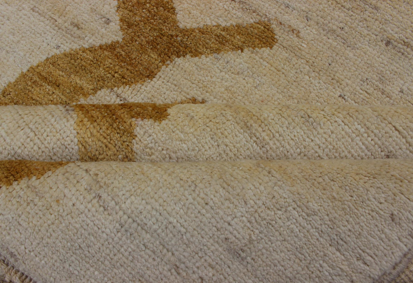 Modern Afghan Rug with Abstract Pattern. Fine modern rug rug with abstract design. Measures: 10' x 13'. This tribal Afghan rug with a modern design rendered in a abstract pattern, features a cream background and marigold color in the pattern. Th... - Keivan Woven Arts1912 - 286 - 12339Rug