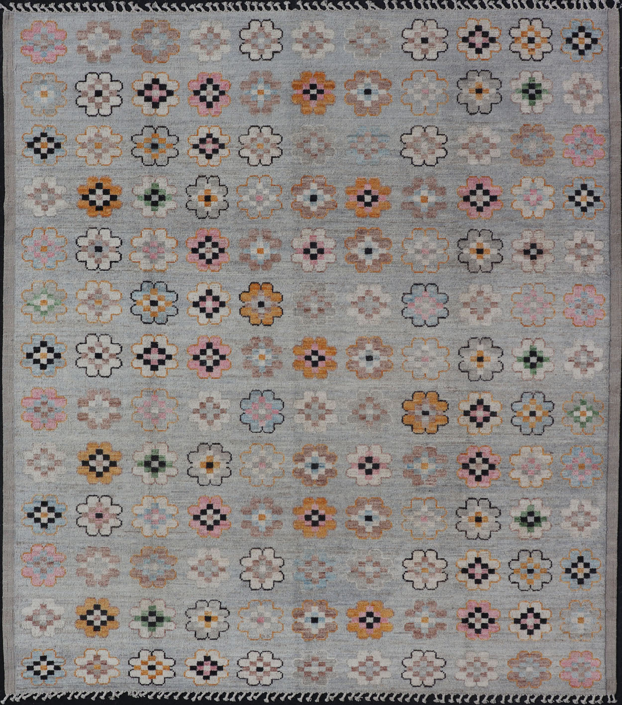 Modern Hand-Knotted Rug in Wool with Modern All-Over Flower Design On A Light Gray Field. Keivan Woven Arts; rug AWR-4995, country of origin / type: Afghanistan / Modern Casual, circa Early-21th Century.
Measures: 9'9 x 11'6
This modern c...