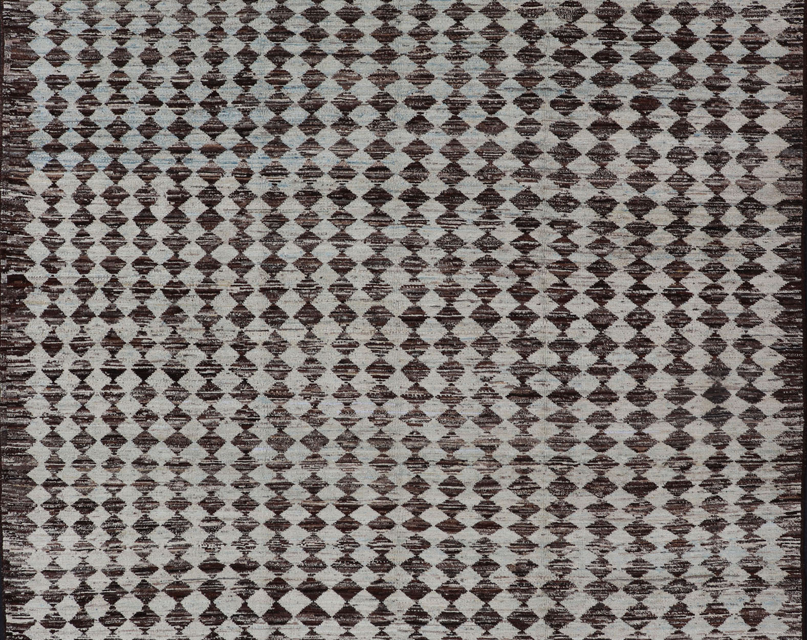 Tribal Moroccan with Intricate Diamond Pattern in White and Brown Tones White andbrown rug with modern casual design and natural wool, Keivan Woven Arts / rug AFG - 33316, country of origin / type: Afghanistan / Modern, This new creation of... - Keivan Woven ArtsAFG - 29932 - 15895Rug