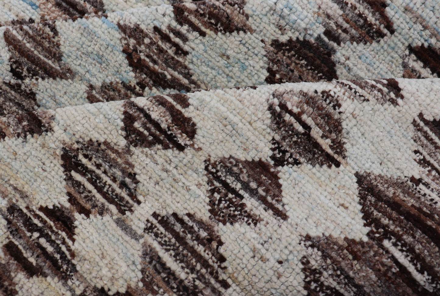 Tribal Moroccan with Intricate Diamond Pattern in White and Brown Tones White andbrown rug with modern casual design and natural wool, Keivan Woven Arts / rug AFG - 33316, country of origin / type: Afghanistan / Modern, This new creation of... - Keivan Woven ArtsAFG - 29932 - 15895Rug