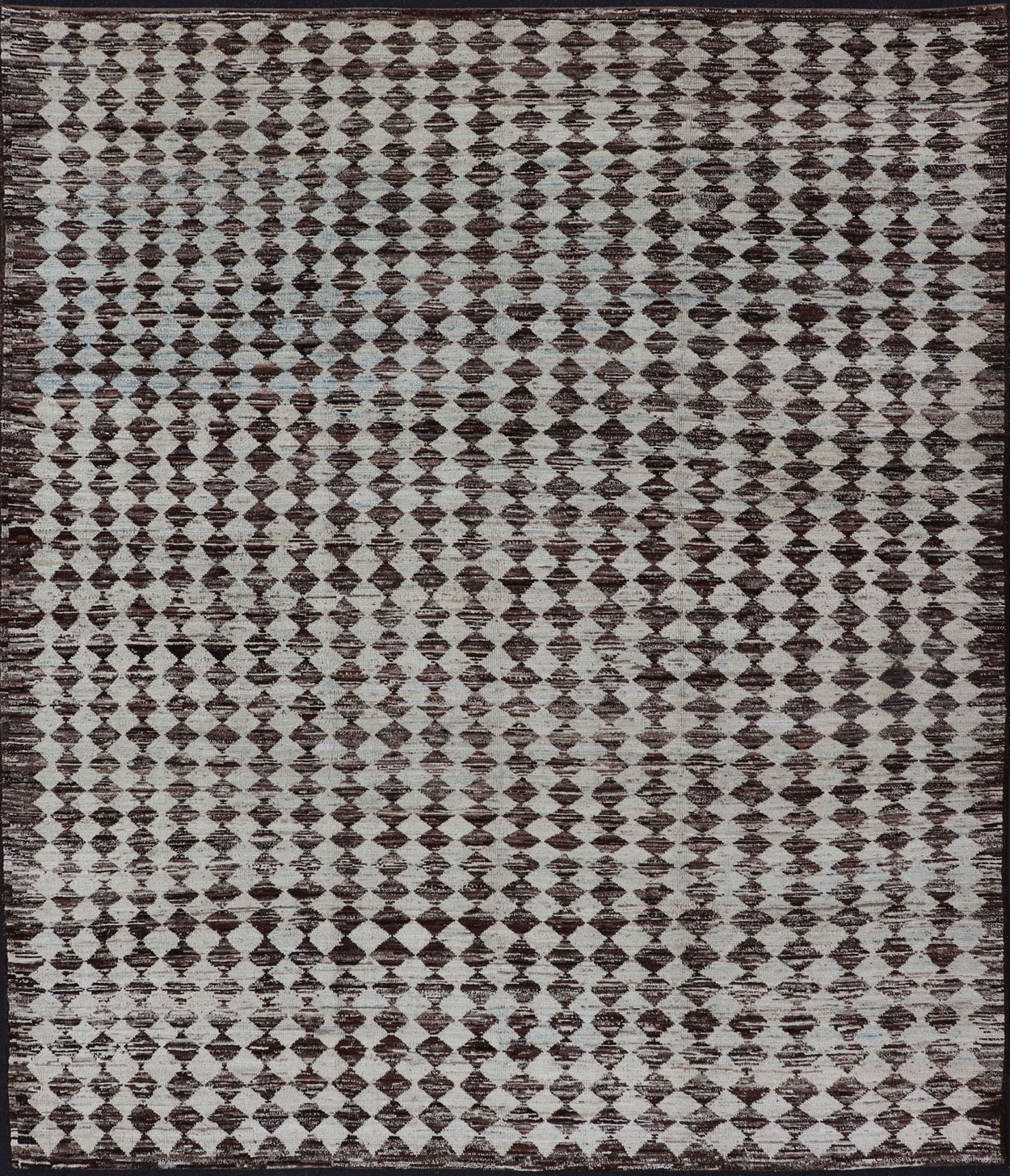 Tribal Moroccan with Intricate Diamond Pattern in White and Brown Tones White andbrown rug with modern casual design and natural wool, Keivan Woven Arts / rug AFG - 33316, country of origin / type: Afghanistan / Modern, This new creation of... - Keivan Woven ArtsAFG - 29932 - 15895Rug