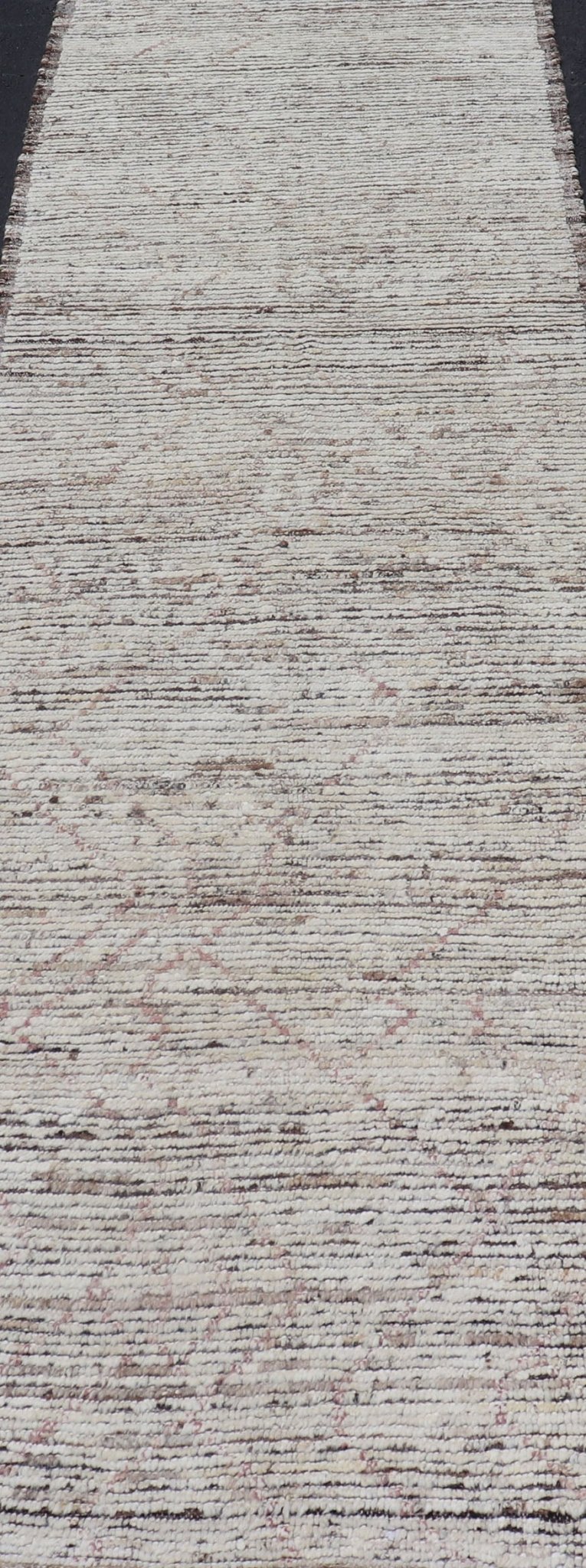 Modern Casual Piled Runner in White & Brown Colors and Minimalist Design. Modern piled runner with ivory/creamy color and variation faint blush accents, rug AFG - 36111, country of origin / type: Afghanistan / Piled, condition: new This Minimal... - Keivan Woven ArtsAFG - 36111 - 5779 - 16772Rug