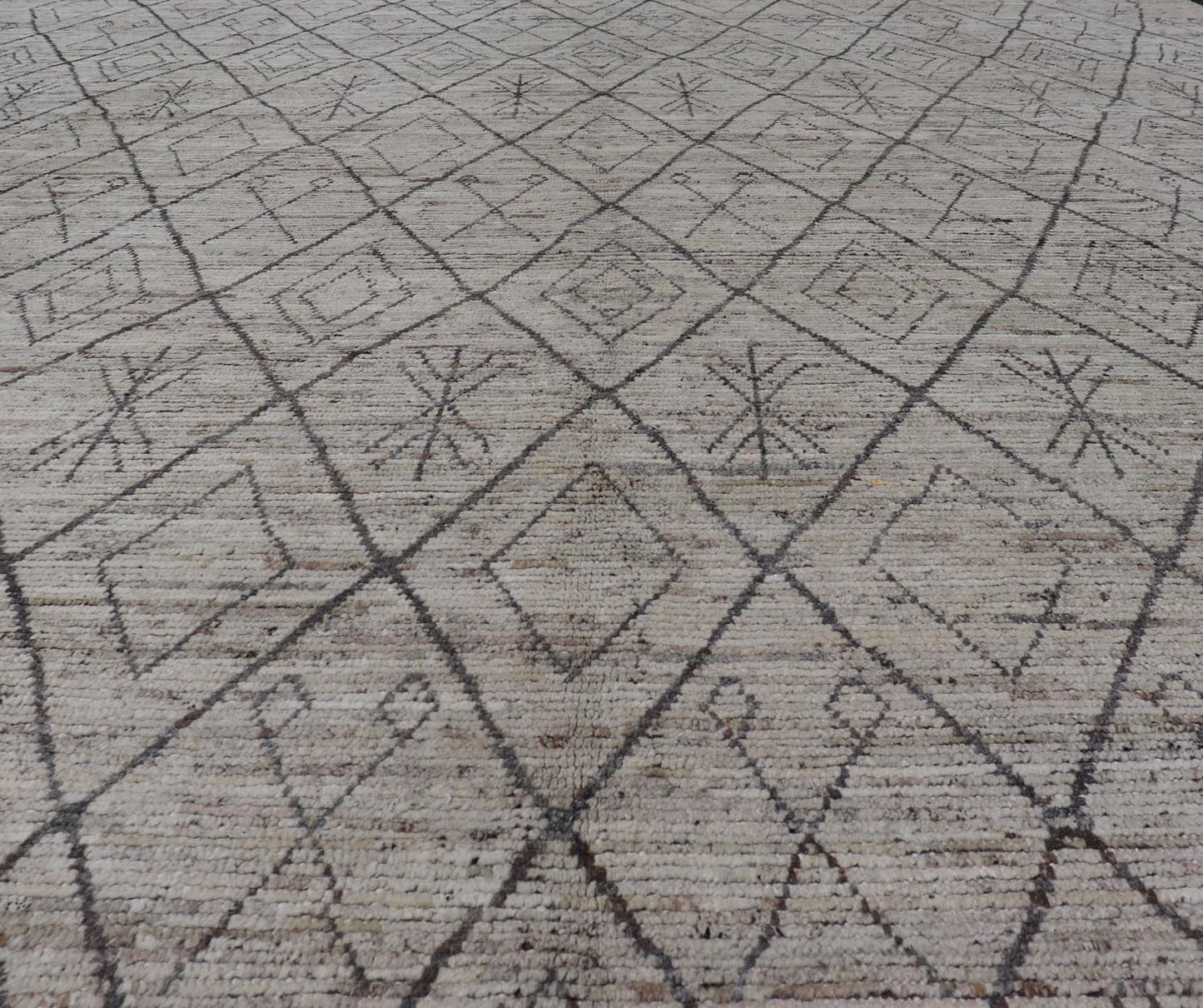 Modern Hand - Knotted Kilim in Wool with All - Over Sub - Geometric Diamond Design This modern casual tribal rug has been hand - knotted. The rug features a modern all - over sub - geometric diamond design, replete with various motifs, the entirety of the ... - Keivan Woven ArtsAFG - 39748 - 19514Rug