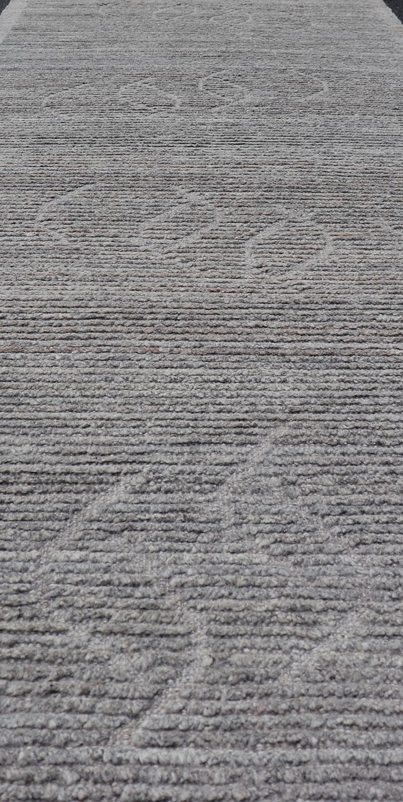 Modern Casual Runner Hand Knotted in Neutral Tones with Shades of Gray. Keivan Woven Arts rug AFG - 39819, country of origin / type: Afghanistan / Pile. Measures: 2'11 x 9'8 The subdued design of this runner makes it perfect for modern and casual ... - Keivan Woven ArtsAFG - 39819 - 21343Rug