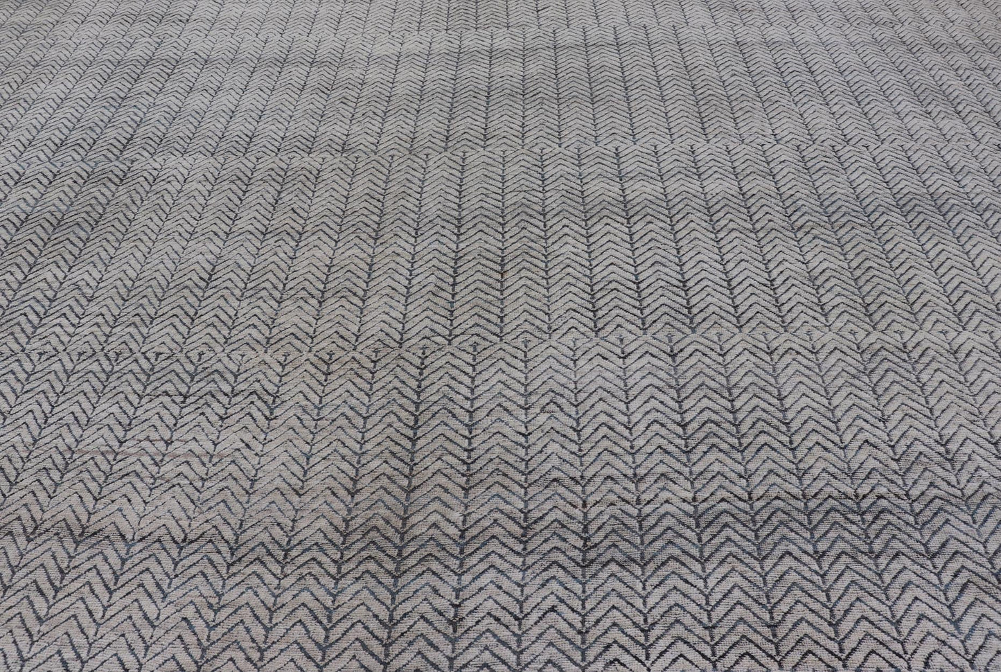 Large Modern Rug in White and Denim Blue for Palace Size Modern Interiors. Very Large Modern Rug in White and Denim Blue for Palace Size Modern Interiors, Keivan Woven Arts/ rug AFG - 41473, country of origin / type: Afghanistan / Modern Casual, c... - Keivan Woven ArtsAFG - 41473 - 19472Rug
