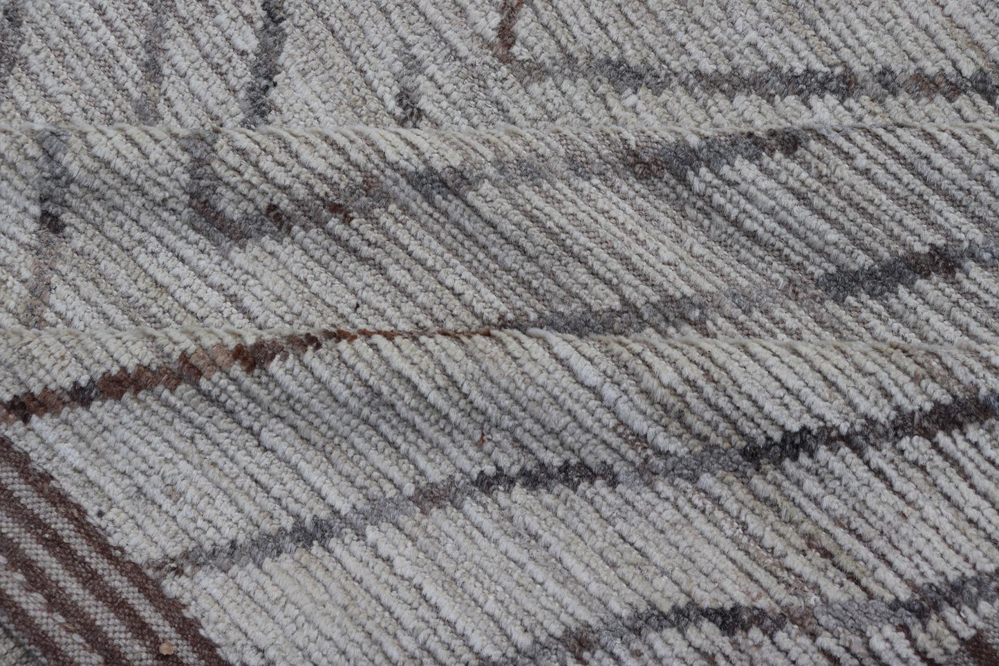 Fine Modern Rug in White & Light Brown Tones with Abstract & Geometric Design. Hand Knotted Modern Casual Sub - Geometric Tribal Design in Neutral Tones. Country of Origin: Afghanistan Keivan Woven Arts; AFG - 58215 Type: Modern Casual Design: Abstr... - Keivan Woven ArtsAFG - 58215 - 21547Rug