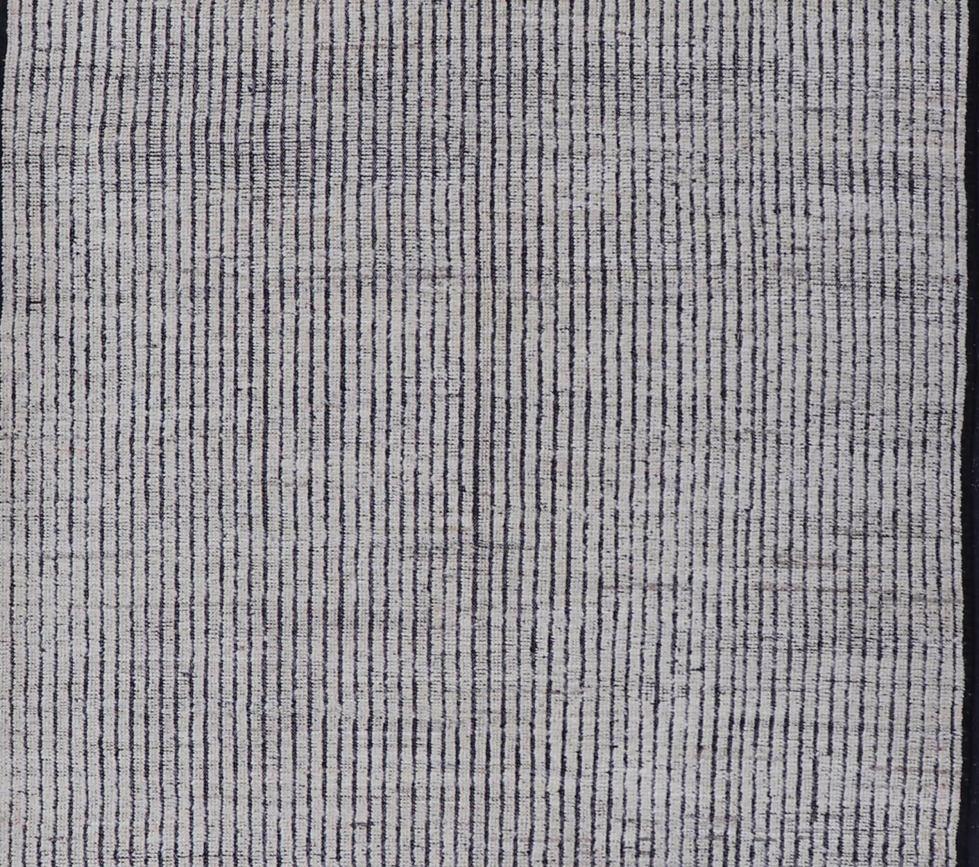 Modern Gallery Rug in White and Black background and Distressed Texture Modern Casual Wool Hand Knotted Black and White Gallery Runner. Keivan Woven Arts: rug / AFG - 58431, country of origin / type: Afghanistan / Piled, 21 - st Century Measures:... - Keivan Woven ArtsAFG - 58431 - 21481Rug