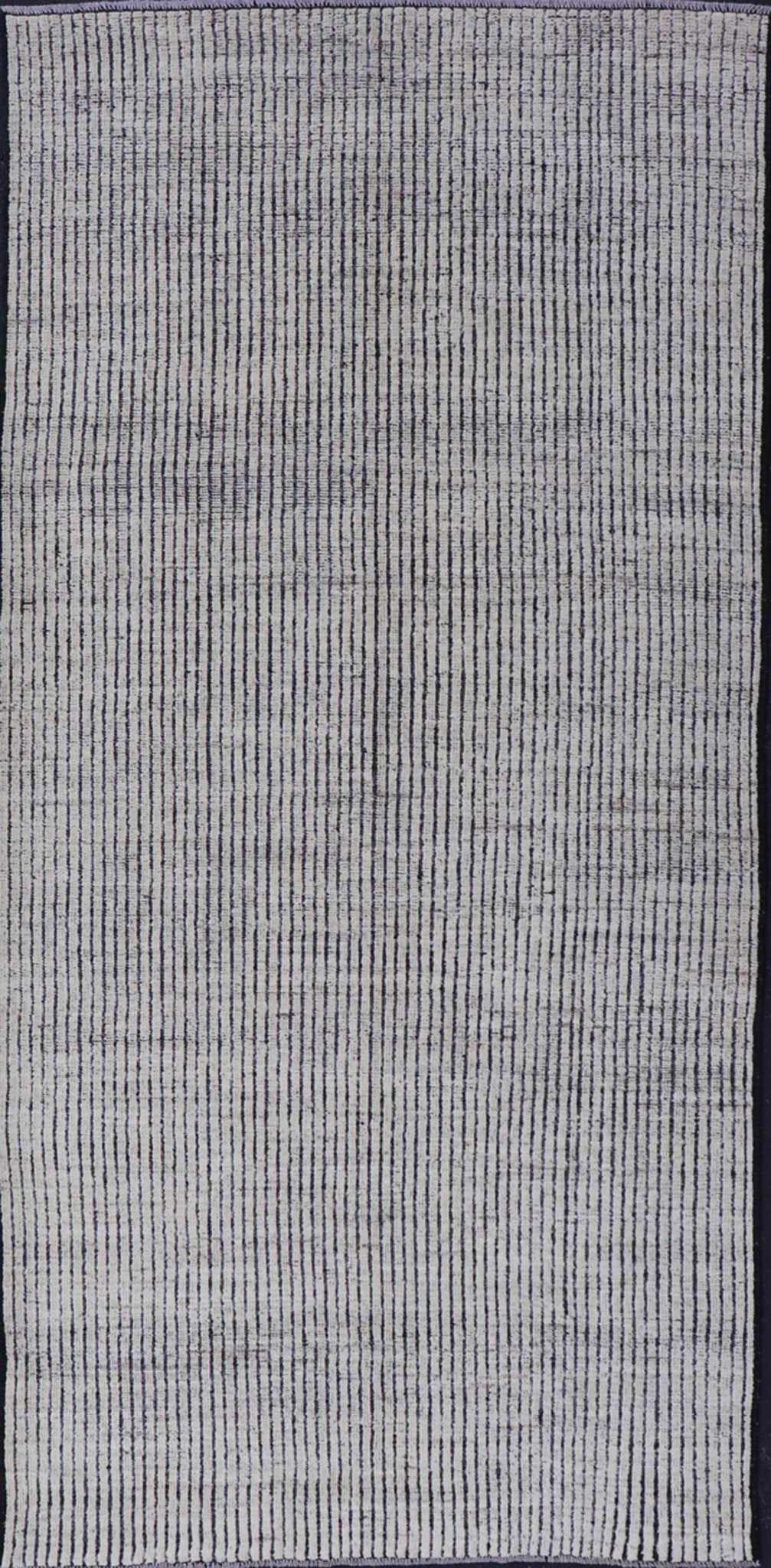 Modern Gallery Rug in White and Black background and Distressed Texture Modern Casual Wool Hand Knotted Black and White Gallery Runner. Keivan Woven Arts: rug / AFG - 58431, country of origin / type: Afghanistan / Piled, 21 - st Century Measures:... - Keivan Woven ArtsAFG - 58431 - 21481Rug