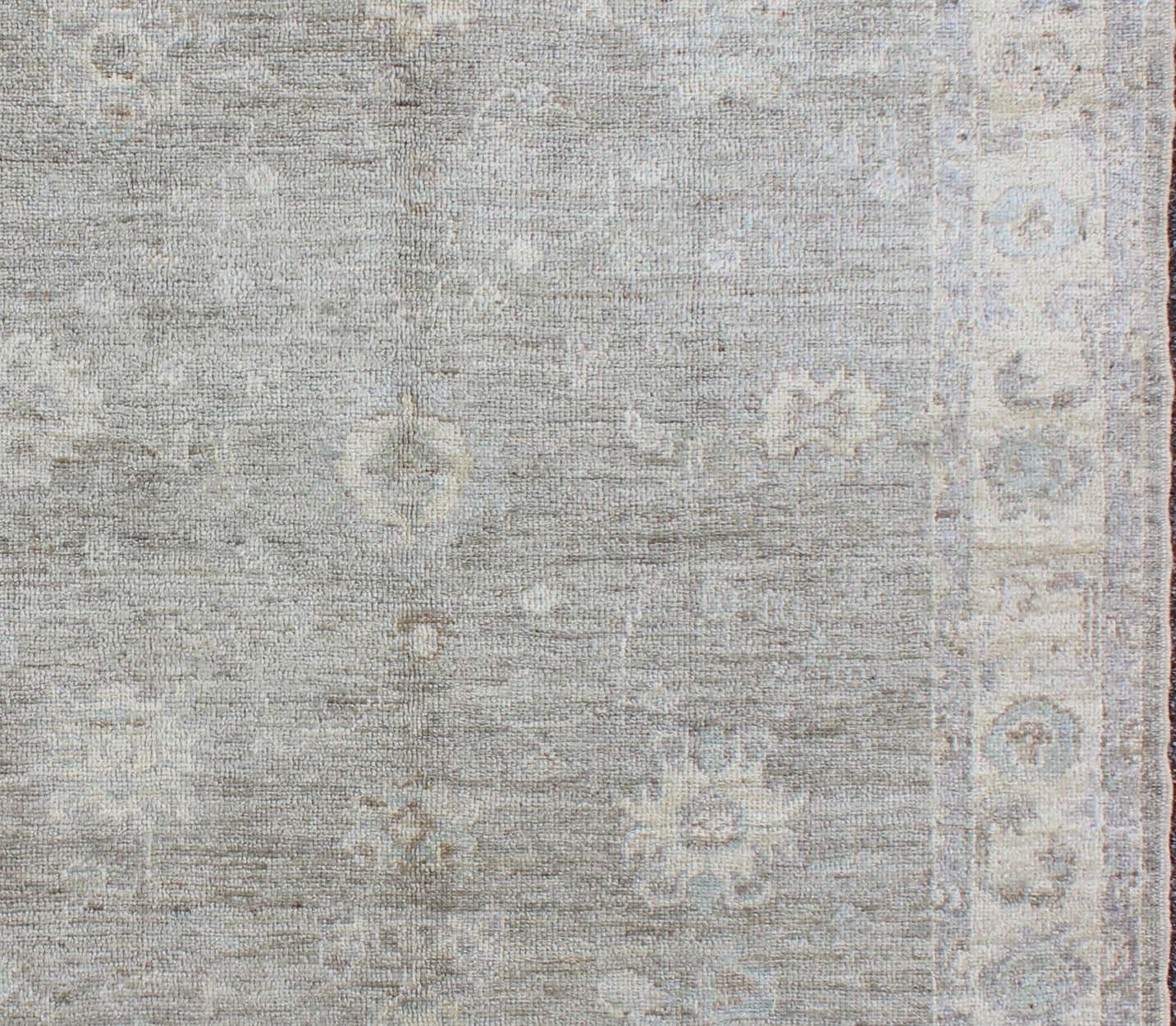 Keivan Woven Arts Angora Oushak Area Rug With Pastel Colors. Keivan Woven Arts Oushak Angora with Floral Design. Keivan Woven Arts rug AN - 122750, country of origin / type: Turkey / Angora Oushak. Measures: 5'2 x 7'6 From our Angora coll... - Keivan Woven ArtsAN - 122750 - 8639Rug