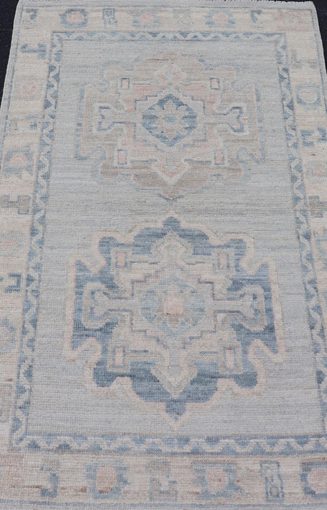 Measures: 2'6 x 4'2 Modern Medallion Oushak with Light Gray Background and Neutral Colors. Keivan Woven Arts rug AWR - 12386 Country of Origin: Afghanistan Type: Oushak Design: Floral, All - Over, Abstract Floral. This Oushak was hand - knotted in... - Keivan Woven ArtsAWR - 12386 - 23264Rug