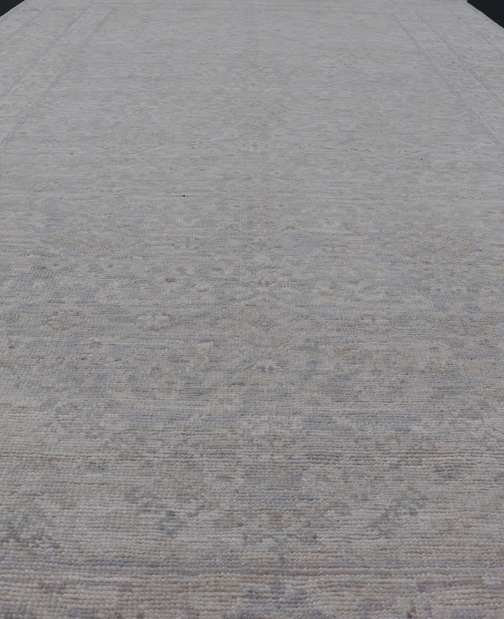 Modern All - Over Oushak Gallery with Light Gray Background And Neutral Colors. Keivan Woven Arts rug AWR - 16710 Country of Origin: Afghanistan Type: Oushak Design: Floral, All - Over, Abstract Floral. Measures: 5'3 x 10'0 This Oushak was hand - knotte... - Keivan Woven ArtsAWR - 16710 - 24432Rug
