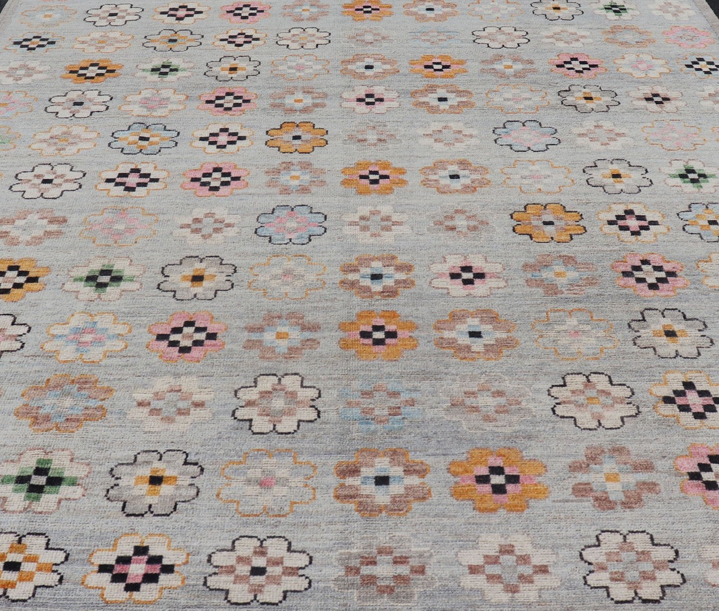 Modern Hand - Knotted Rug in Wool with Modern All - Over Flower Design On A Light Gray Field. Keivan Woven Arts; rug AWR - 4995, country of origin / type: Afghanistan / Modern Casual, circa Early - 21th Century. Measures: 9'9 x 11'6 This modern c... - Keivan Woven ArtsAWR - 4995 - 17142Rug