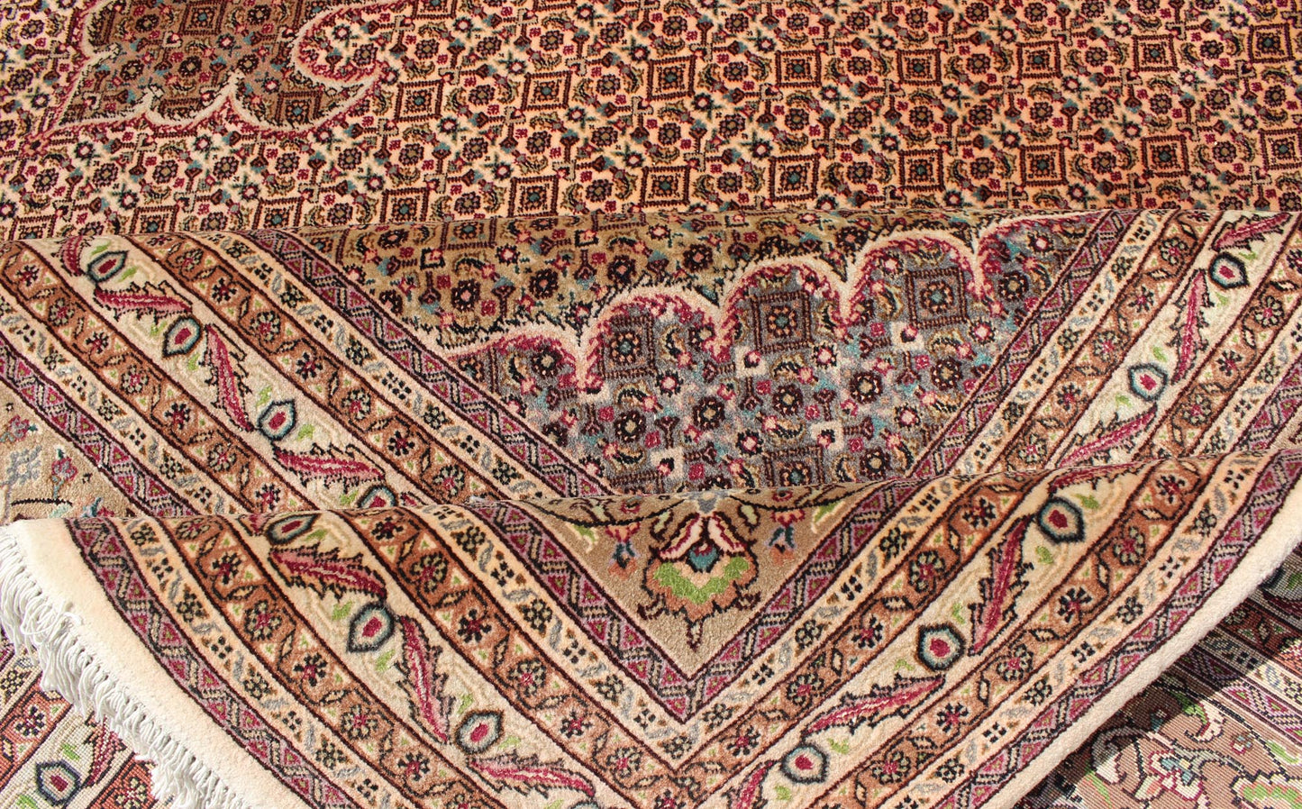 Keivan Woven Arts, Vintage Persian Mahi Tabriz rug with oval medallion and swirling floral design, kwarugs B - 0301, country of origin / type: Iran / Tabriz, circa 1970. This spectacular Persian Tabriz rug, from the 1970's, bears magnificent splen... - Keivan Woven ArtsB - 0301 - 1197Rug