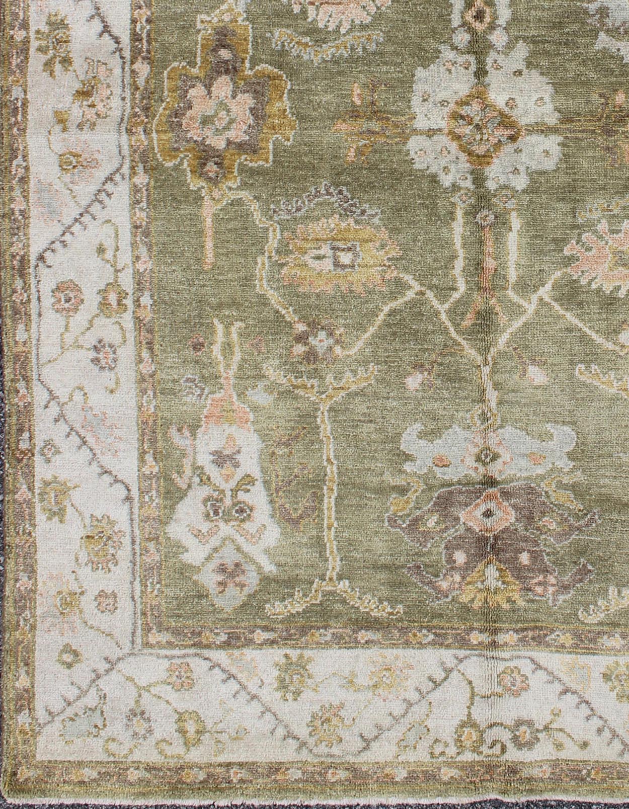 Reproduction Oushak rug with muted tones and neutral color palette and all - over floral design, rug BDH - 712862, country of origin / type: India/ Oushak This New hand knotted Oushak rug features a beautiful design rendered in green tones. Measu... - Keivan Woven ArtsBDH - 712862 - 5950Rug