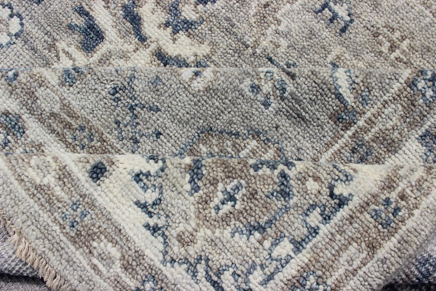 Hand - Knotted Indian Wool Oushak Rug in Cool Neutral Tones Measures 8'0 x 9'9 Country of Origin: India; Type: Oushak; Design: All - Over, Floral, Oushak Floral; Keivan Woven Arts: rug BDH - 760136 - HP - 96; Hand - Knotted Indian Wool Oushak Rug i... - Keivan Woven ArtsBDH - 760136 - HP - 96 - 13418Rug