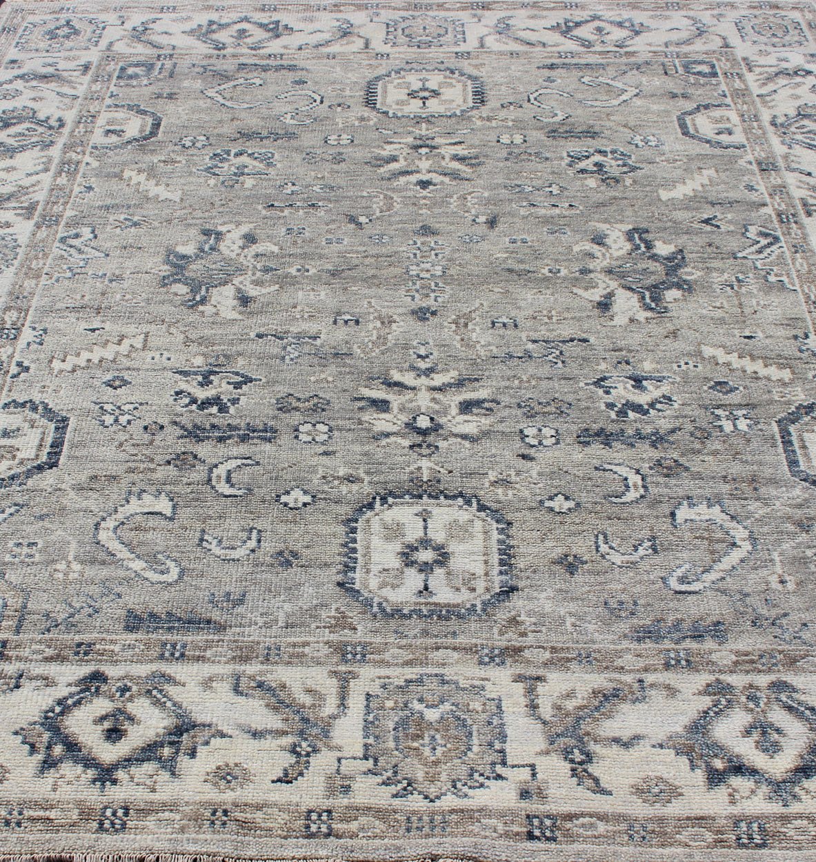 Hand - Knotted Indian Wool Oushak Rug in Cool Neutral Tones Measures 8'0 x 9'9 Country of Origin: India; Type: Oushak; Design: All - Over, Floral, Oushak Floral; Keivan Woven Arts: rug BDH - 760136 - HP - 96; Hand - Knotted Indian Wool Oushak Rug i... - Keivan Woven ArtsBDH - 760136 - HP - 96 - 13418Rug