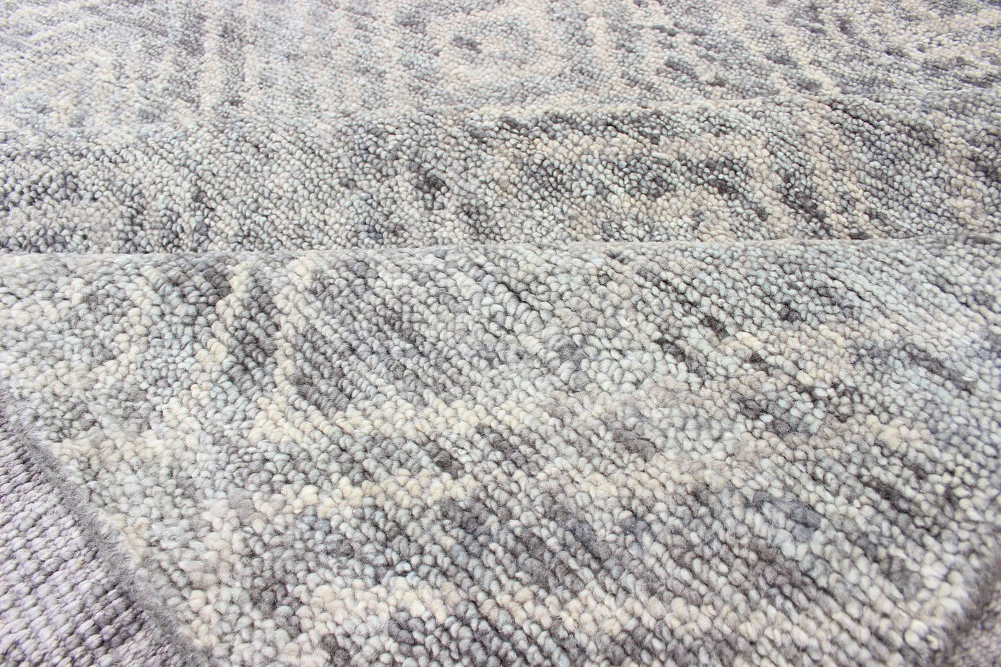 Hand - Knotted Modern Indian Area Rug in Gray - Green with Diamond Design Measures 10'0 x 13'10 Country of Origin: India; Type: Modern; Design: All - Over, Diamond, Geometric; Keivan Woven Arts; rug BDH - 762138; Oversized Hand - Knotted Diamo... - Keivan Woven ArtsBDH - 762138 - RT - 45 - 13422Rug