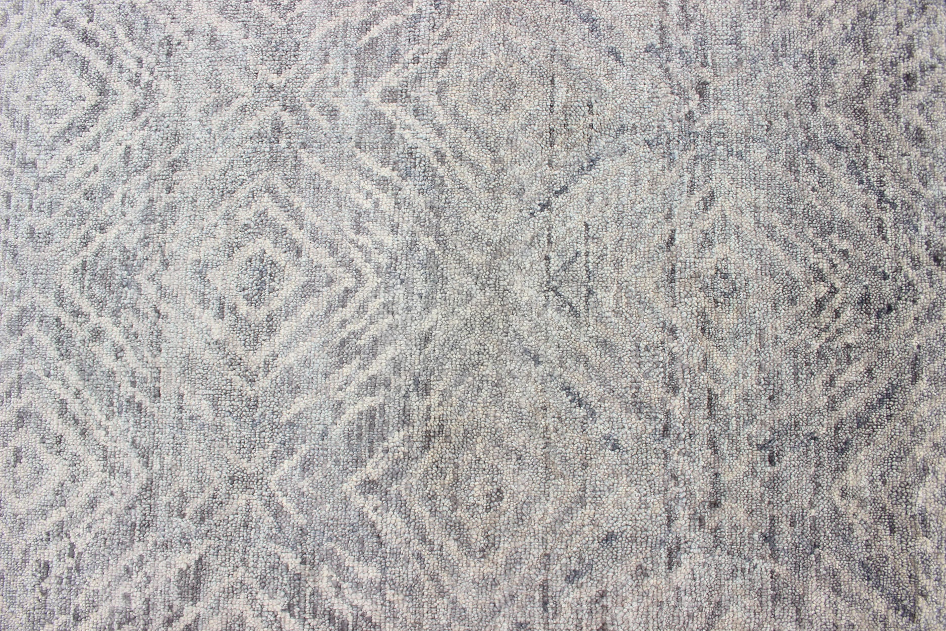 Hand - Knotted Modern Indian Area Rug in Gray - Green with Diamond Design Measures 10'0 x 13'10 Country of Origin: India; Type: Modern; Design: All - Over, Diamond, Geometric; Keivan Woven Arts; rug BDH - 762138; Oversized Hand - Knotted Diamo... - Keivan Woven ArtsBDH - 762138 - RT - 45 - 13422Rug