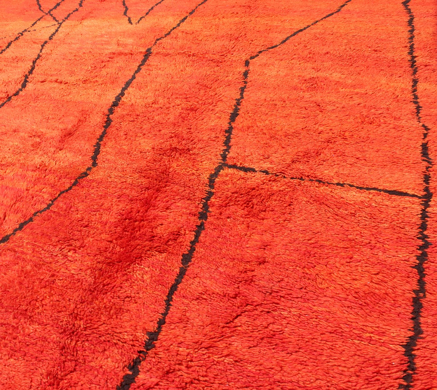 Vintage Moroccan Rug with Orange/Red and Charcoal Line in Modern Design Vintage Moroccan rug with red and orange background and charcoal line and Modern design, rug bds - 16171, country of origin / type: Morocco / Tribal, circa 1930. This ... - Keivan Woven ArtsBDS - 16171 - 5245Rug