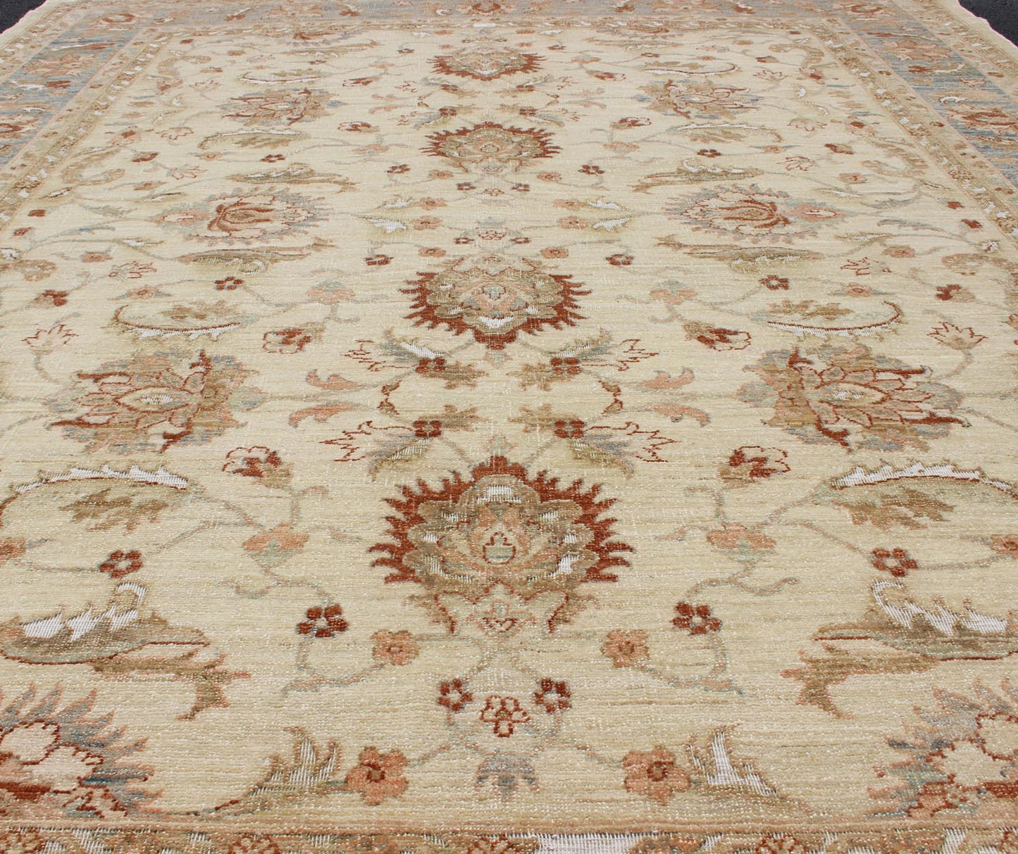 Keivan Woven Arts Vintage Cream Sultanabad Rug With Pops of Blue and Red Keivan Woven Arts, Dsp - 1129, Muted Fine Sultanabad Rug With Pops of Blue and Red, This elegantly hand woven rug is from Pakistan and woven from the finest wool to create a sof... - Keivan Woven ArtsDSP - 1129 - 4740Rug