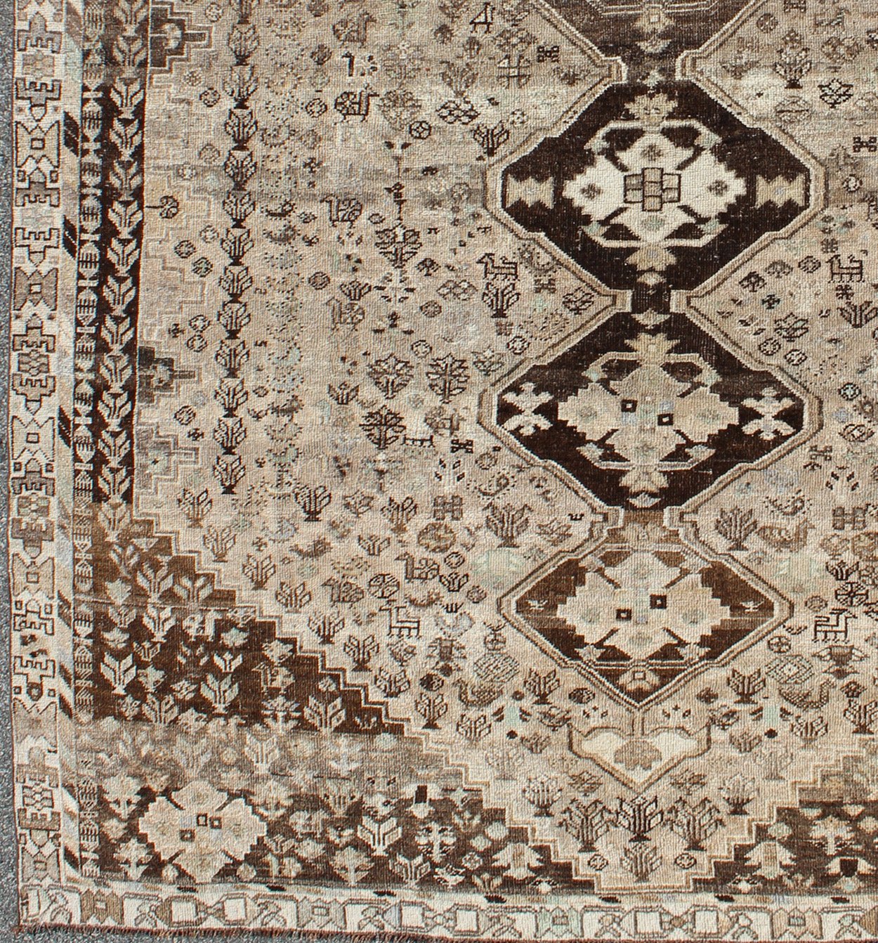 Brown/Taupe Vintage Persian Shiraz Rug with Vertical Sub - Geometric Medallions kwarugs Brown/Taupe Vintage Persian Shiraz rug with Vertical Sub - Geometric Medallions, Keivan Woven Arts / rug DSP - A342934, country of origin / type: Iran / Shiraz, ci... - Keivan Woven ArtsDSP - A342934 - 4335Rug