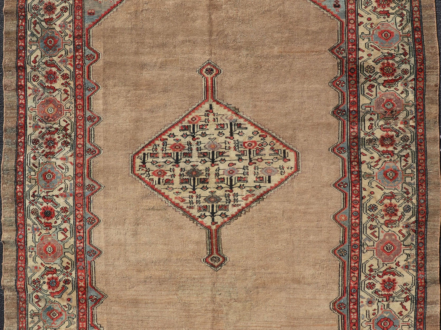 Geometric design Serab antique runner from Persia in multicolored Tones, rug EB - 200641, country of origin / type: Iran / Serab, circa 1910. This handwoven, antique Persian Serab rug features a central field imbued with an stretched medallion. A ... - Keivan Woven ArtsEB - 200641 - 12857Rug