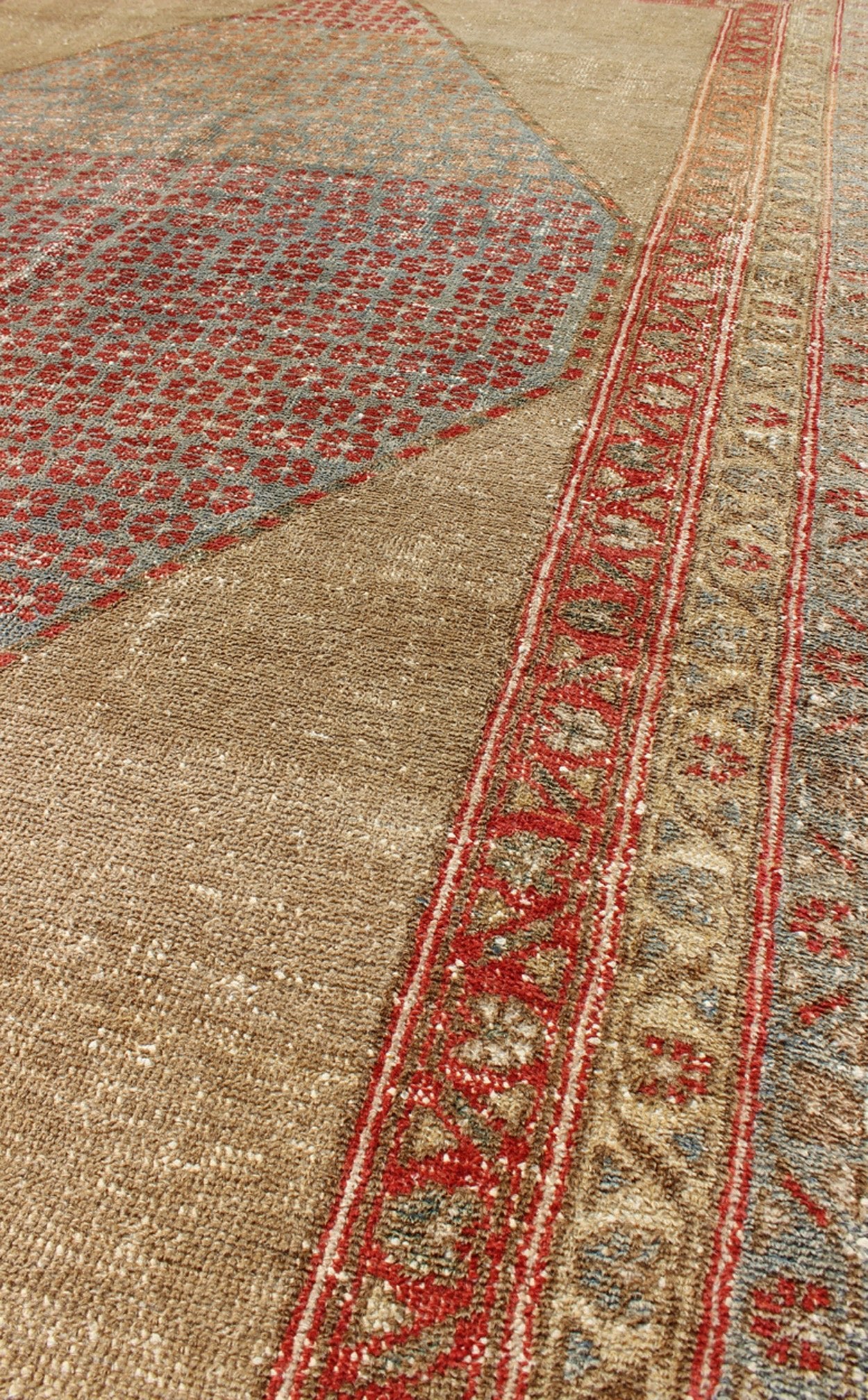 Diamond Medallion Antique Serab Persian Rug with Floral Borders kwarugs Diamond floral medallion antique Serab Persian rug with floral borders, rug ema - 7503, county of origin / type: Iran / Serab, circa 1900 This early 20th century antiqu... - Keivan Woven ArtsEMA - 7503 - 8787Rug