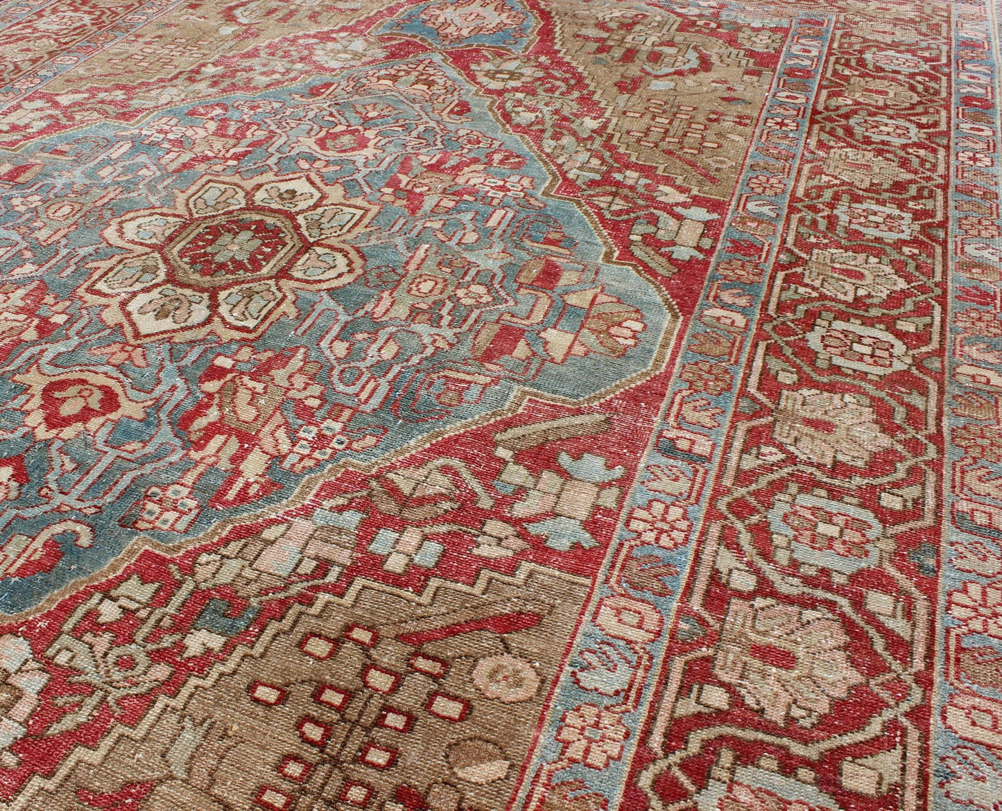 Antique Persian Bakhtiari Rug with Layered Floral Medallion Design and Motifs kwarugs Antique Persian Bakhtiari Rug With Layered Floral Medallion Design and Motifs. Keivan Woven Arts / rug EMA - 7557, country of origin / type: Iran / Bakhtiari, ci... - Keivan Woven ArtsEMA - 7557 - 9814Rug