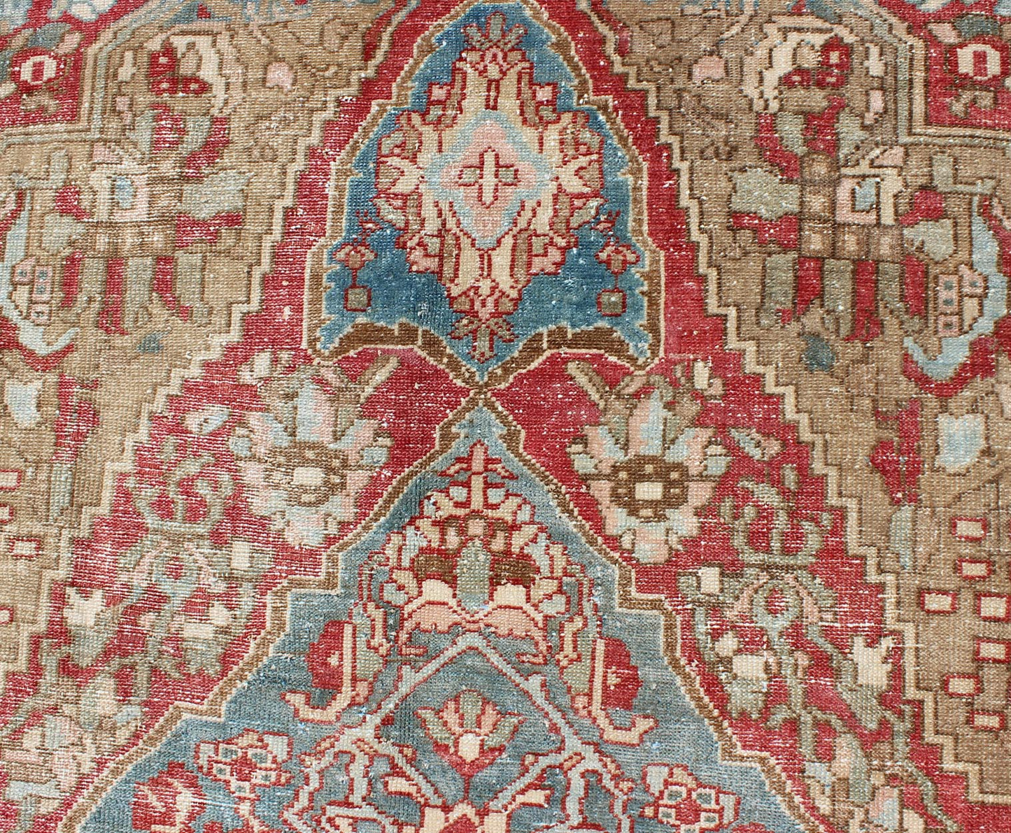 Antique Persian Bakhtiari Rug with Layered Floral Medallion Design and Motifs kwarugs Antique Persian Bakhtiari Rug With Layered Floral Medallion Design and Motifs. Keivan Woven Arts / rug EMA - 7557, country of origin / type: Iran / Bakhtiari, ci... - Keivan Woven ArtsEMA - 7557 - 9814Rug