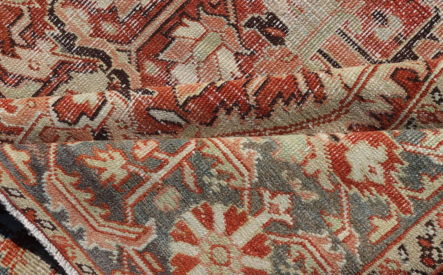All Over Design Antique Serapi - Heriz Rug With Large sub geometric Design, Keivan Woven Arts / rug EMB - 9541 - 13588, country of origin / type: Persian / Heriz, circa Early - 20th Century. Measures: 7'7 x 11' Antique Heriz Rug with Large scale ... - Keivan Woven ArtsEMB - 9541 - 13588 - 14770Rug
