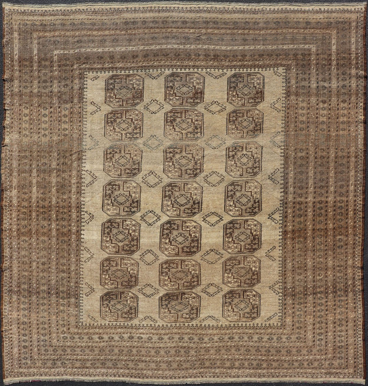 Square Sized Hand - Knotted Turkomen Ersari Rug in Wool with Repeating Gul Design This square sized Ersari rug has been hand - knotted in the finest wool. The rug features an all - over sub - geometric repeating Gul design throughout the entirety of th... - Keivan Woven ArtsEMB - 9651 - P13595 - 16115Rug