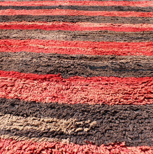 Vintage Tulu rug from Turkey in charcoal and red with stripe design, Minimalist design. Vintage Tulu rug from Turkey in charcoal and red with stripe design, Minimalist design, Keivan Woven Arts/ rug EN - 1042, country of origin / type: Turkey / Tu... - Keivan Woven ArtsEN - 1042 - 4466