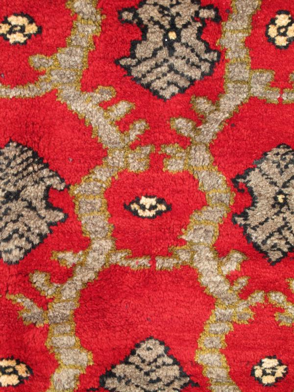 Vintage Turkish Tulu rug with a modern design in red background in excellent condition. All - over interconnected design vintage Turkish Tulu, Keivan Woven Arts/ rug/ EN - 112831, country of origin / type: Turkey / Oushak, circa 1950. Vintage Tulu, vintage... - Keivan Woven ArtsEN - 112831 - 2728Rug
