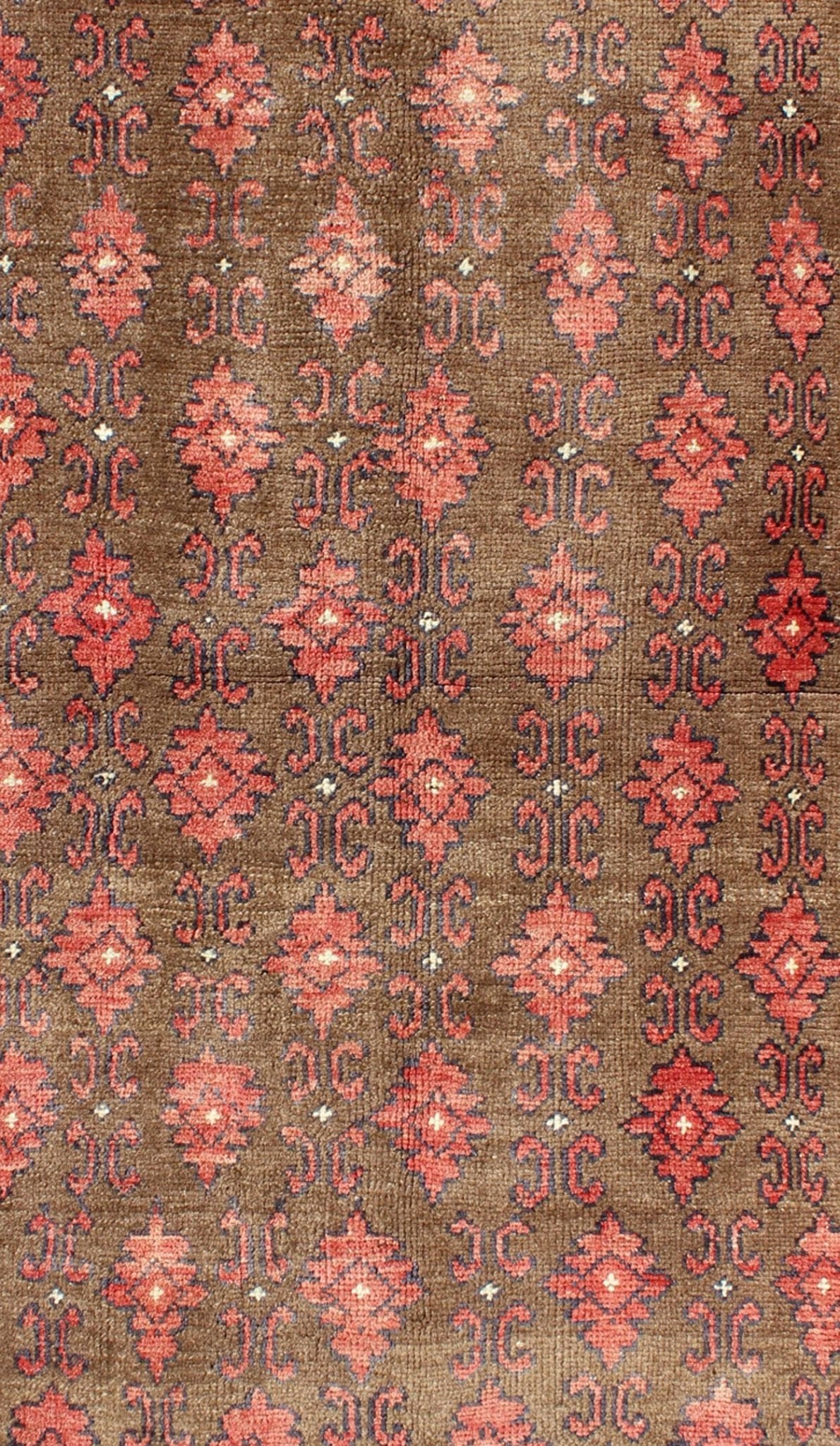 Red and Brown Vintage Turkish Oushak Rug with Repeating Vertical Motif Design kwarugs Red and brown vintage Turkish Oushak rug with repeating vertical motif design, rug en - 115273, country of origin / type: Turkey / Oushak, circa 1950 Set ... - Keivan Woven ArtsEN - 115273 - 5524Rug