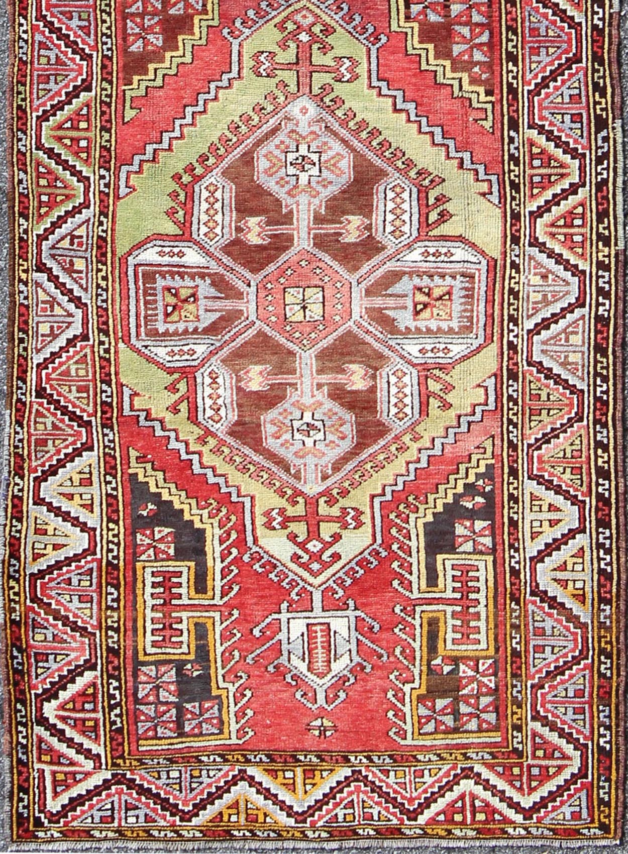 Vintage Turkish Medallion Gallery Runner Feat. Large Medallions in Spring Colors Measures: 3'7 x 10'10 This vintage (circa 1940's) Turkish Oushak gallery runner features bright, vibrant spring colors, such as rose red, grassy green, lave... - Keivan Woven ArtsEN - 123904 - 5528Rug