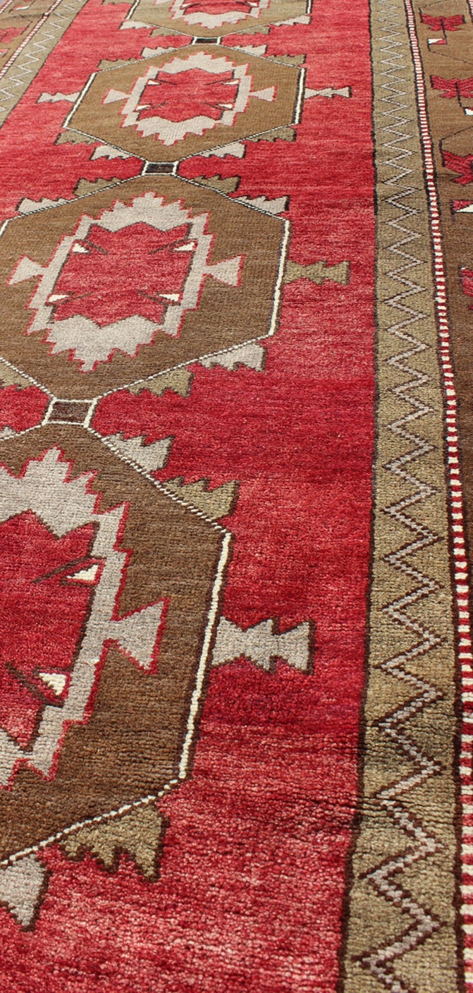 Keivan Woven Arts, En - 123932, 1940s Vintage Turkish Oushak Gallery This hand - knotted vintage Turkish Oushak runner (circa 1930) features a unique blend of colors and an intricately beautiful design. The central field consists of a vertical line of ... - Keivan Woven ArtsEN - 123932 - 6350Rug