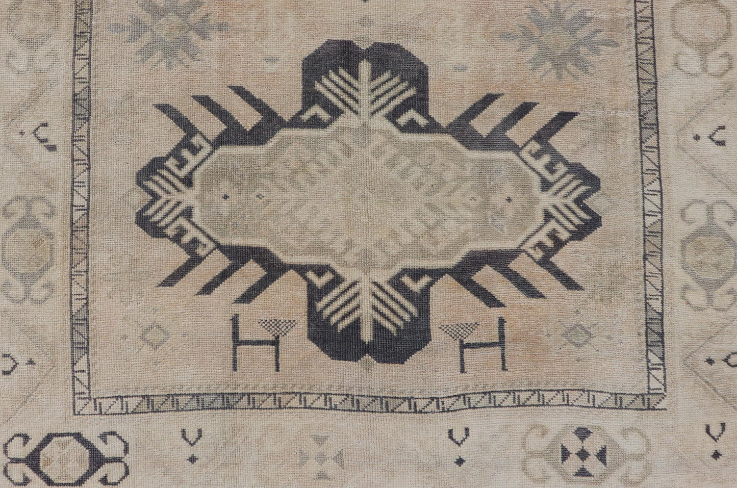 Vintage Oushak Rug from Turkey with Navy Blue and Floral Medallion's. Keivan Woven Arts / rug/EN - 13264, country of origin / type: Turkey / Oushak, circa 1950. Measures: 4'7 x 7'0 This vintage Turkish Oushak rug features a faint, etched medallion... - Keivan Woven ArtsEN - 13264 - 23096Rug