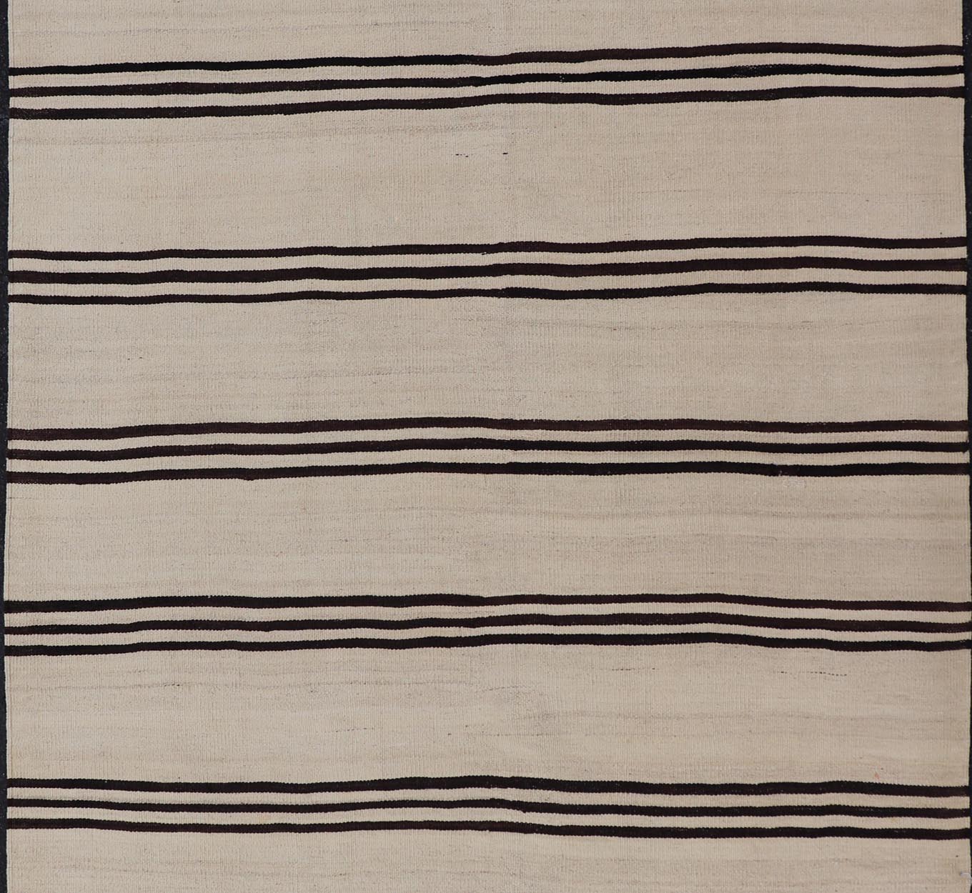 Vintage Flat Weave Turkish Kilim with Stripes in Ivory and Brown. Keivan Woven Arts / rug EN - 13467, country of origin / type: Turkey / Kilim, circa Mid - 20th Century. Measures: 4'5 x 6'5 This vintage flat - woven Kilim features a Minimalist design ... - Keivan Woven ArtsEN - 13467 - 23900Rug