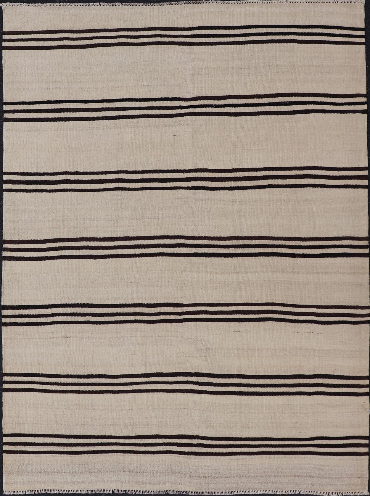 Vintage Flat Weave Turkish Kilim with Stripes in Ivory and Brown. Keivan Woven Arts / rug EN - 13467, country of origin / type: Turkey / Kilim, circa Mid - 20th Century. Measures: 4'5 x 6'5 This vintage flat - woven Kilim features a Minimalist design ... - Keivan Woven ArtsEN - 13467 - 23900Rug