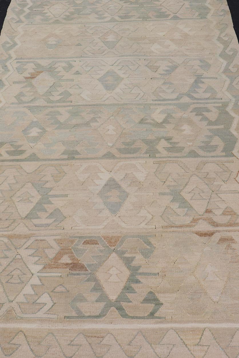 Turkish Vintage Kilim Gallery Rug in Wool with Sub - Geometric Design. Vintage Kilim Rug with All - Over Sub - Geometric Design, Keivan Woven Arts; rug EN - 14006, country of origin / type: Turkey / Kilim, circa 1950. Measures: 5'2 x 9'1 This flat - weave... - Keivan Woven ArtsEN - 14006 - 23929Rug