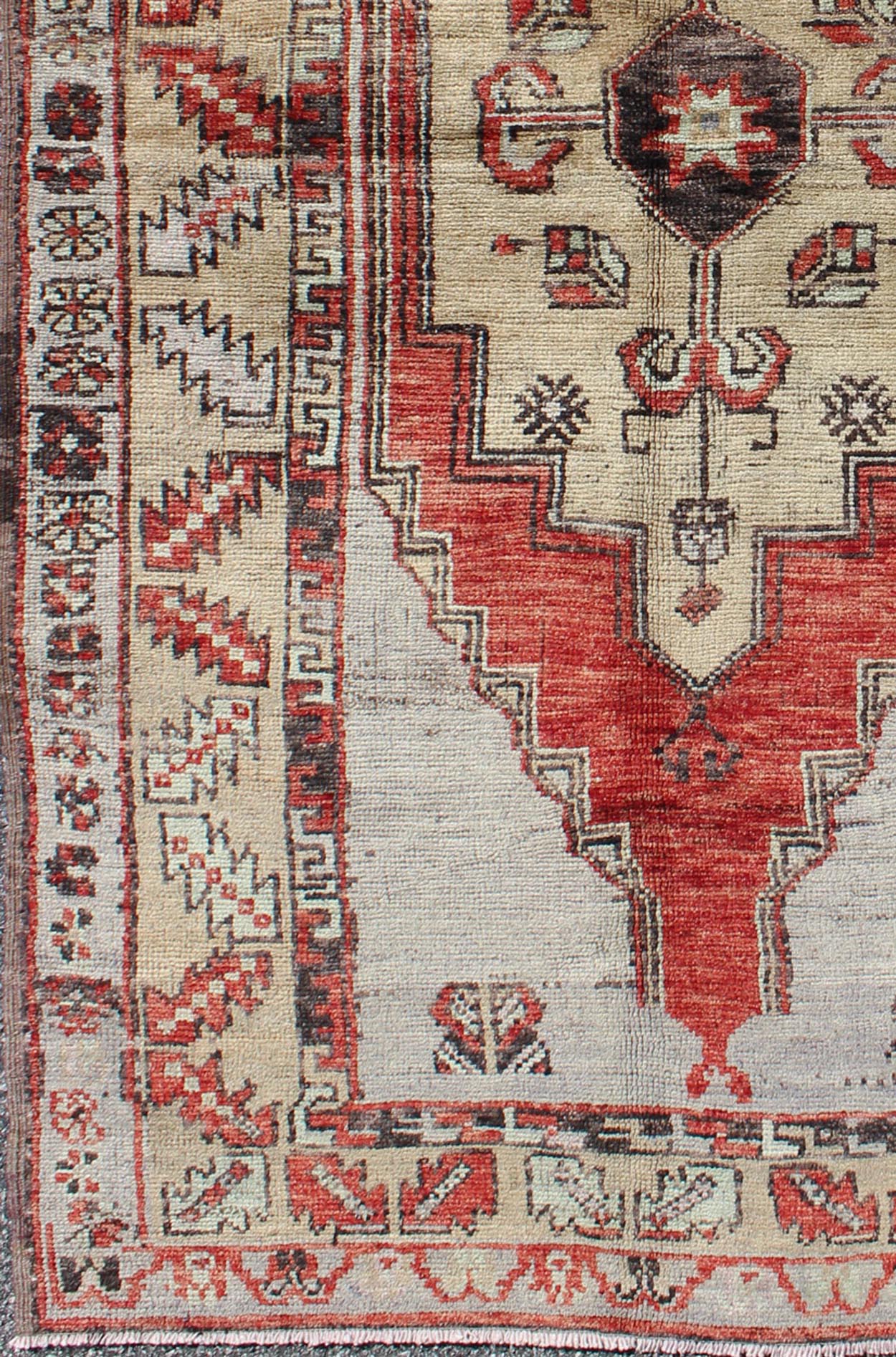 Vintage Turkish Oushak Rug in Orange Red, Butter & Light Gray, medallion Oushak Vintage Turkish small Oushak Carpet with Geometric Medallion in soft orange Red and multi colors, Small Oushak rug, Keivan Woven Arts #rug/EN - 140233, origin/turkey, Hand... - Keivan Woven ArtsEN - 140233 - 6041Rug